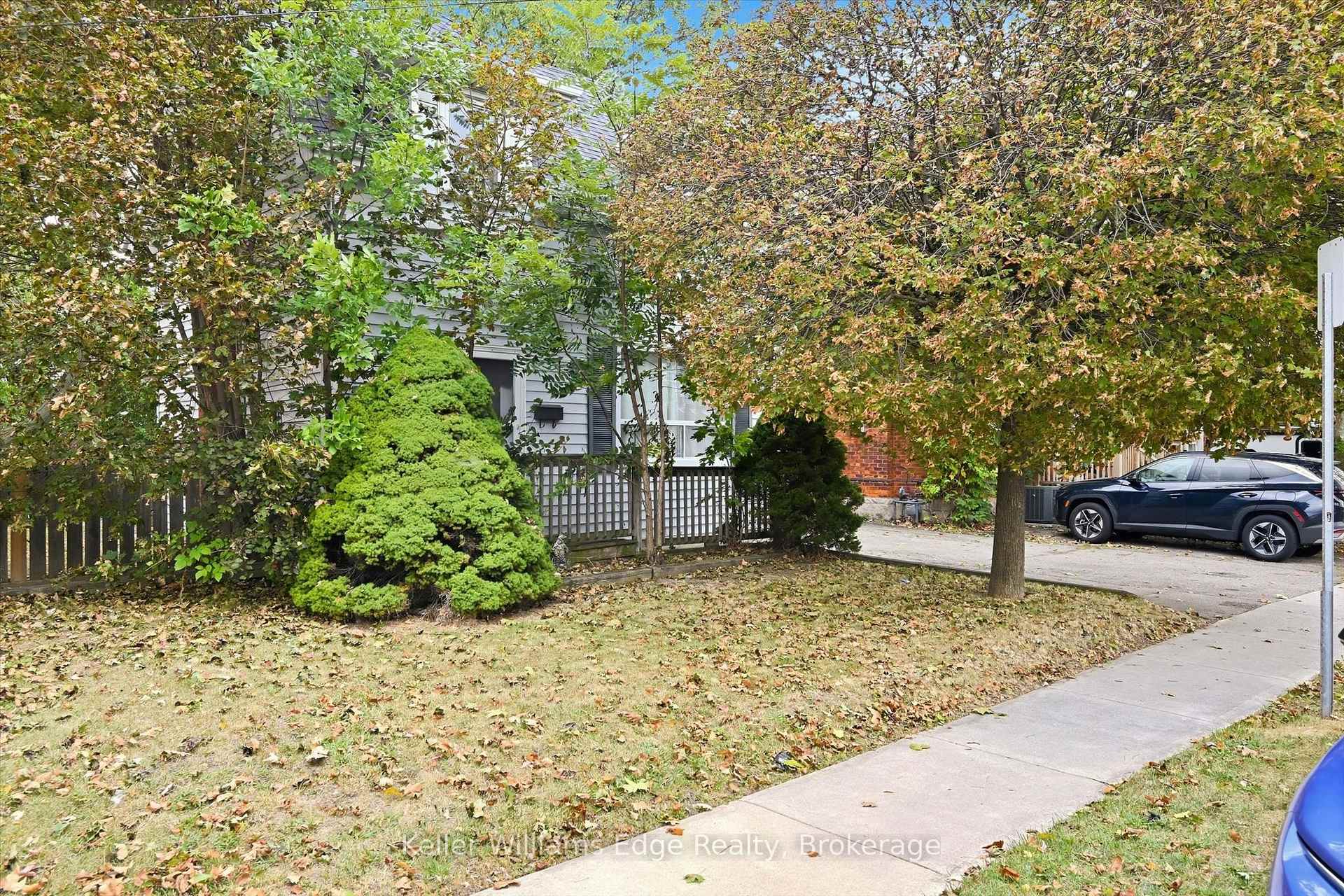 Photo 2 of 24 Brucedale Avenue W, Hamilton, Southam — HOMEH