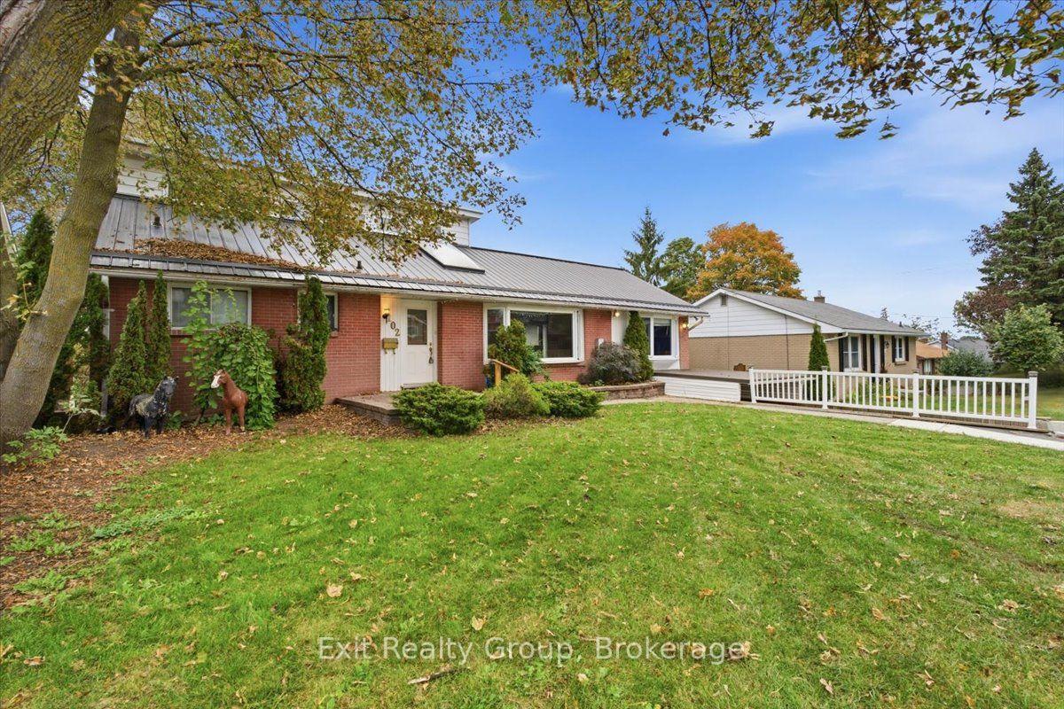 Photo 2 of 102 Orchard Drive, Belleville, Belleville Ward — HOMEH