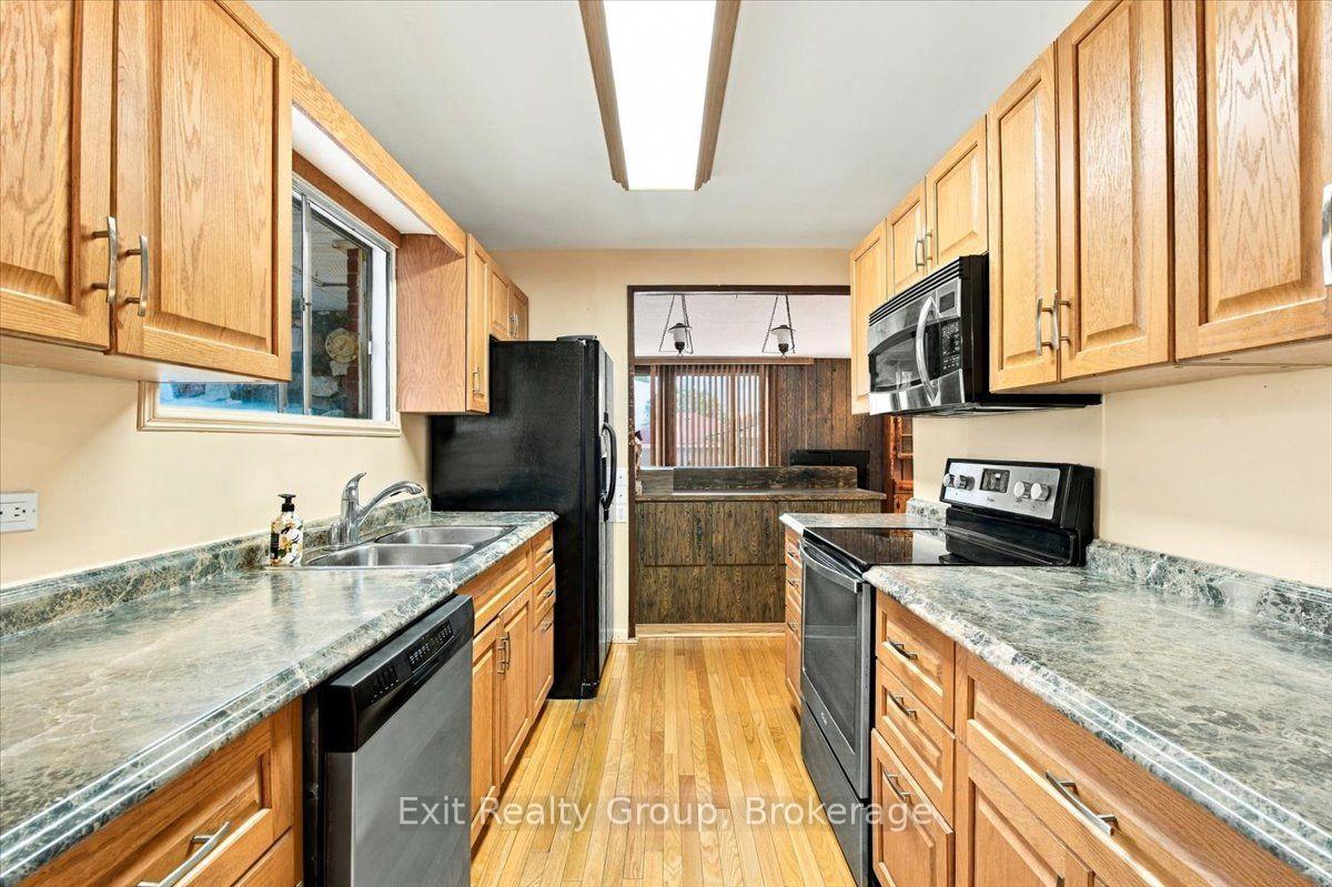 Photo 8 of 102 Orchard Drive, Belleville, Belleville Ward — HOMEH