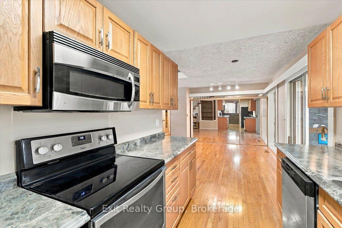 Photo 9 of 102 Orchard Drive, Belleville, Belleville Ward — HOMEH
