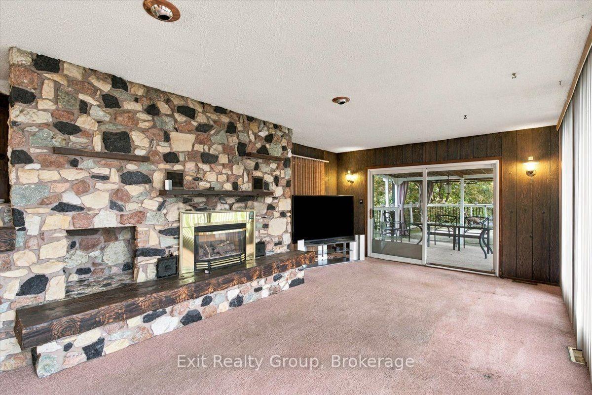 Photo 11 of 102 Orchard Drive, Belleville, Belleville Ward — HOMEH