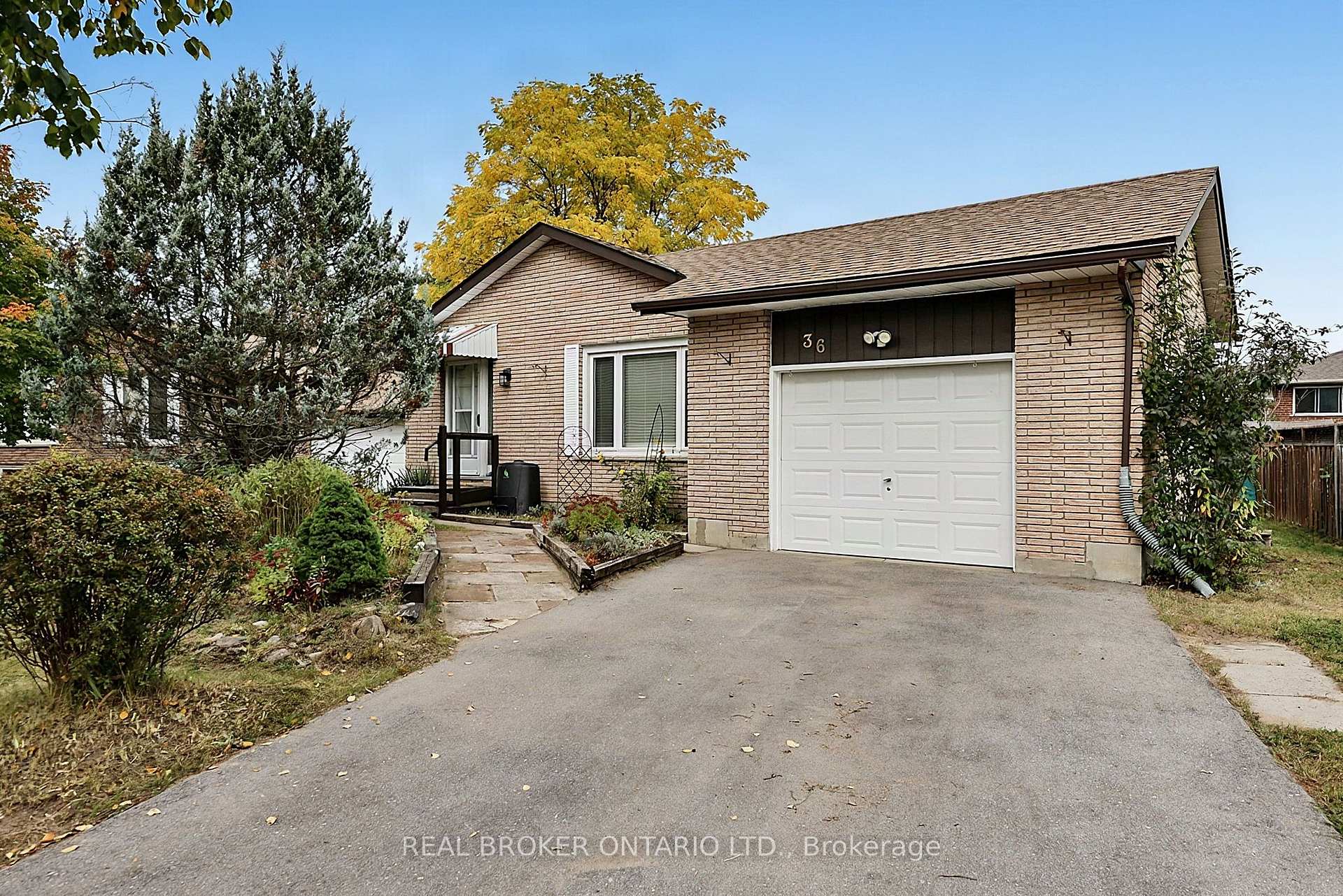 Front of 36 Dutch Settlers Court