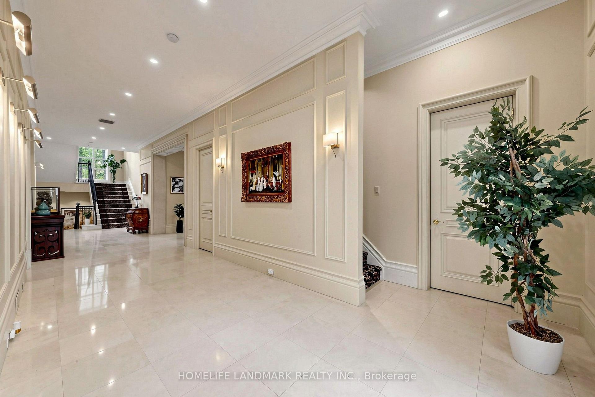 Photo 11 of 25 The Bridle Path, North York, Bridle Path-Sunnybrook-York Mills — HOMEH