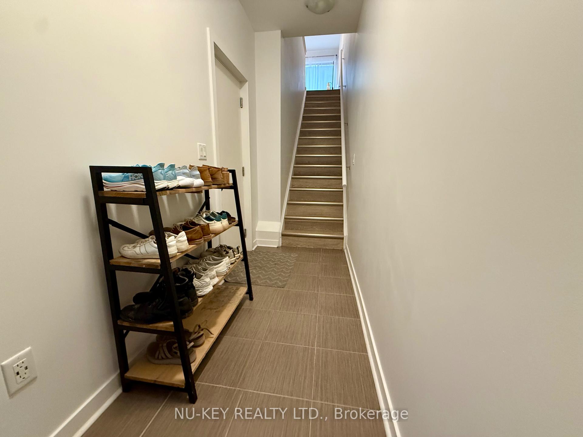 Photo 5 of Unit 81, 369 Essa Road, Barrie, Holly — HOMEH