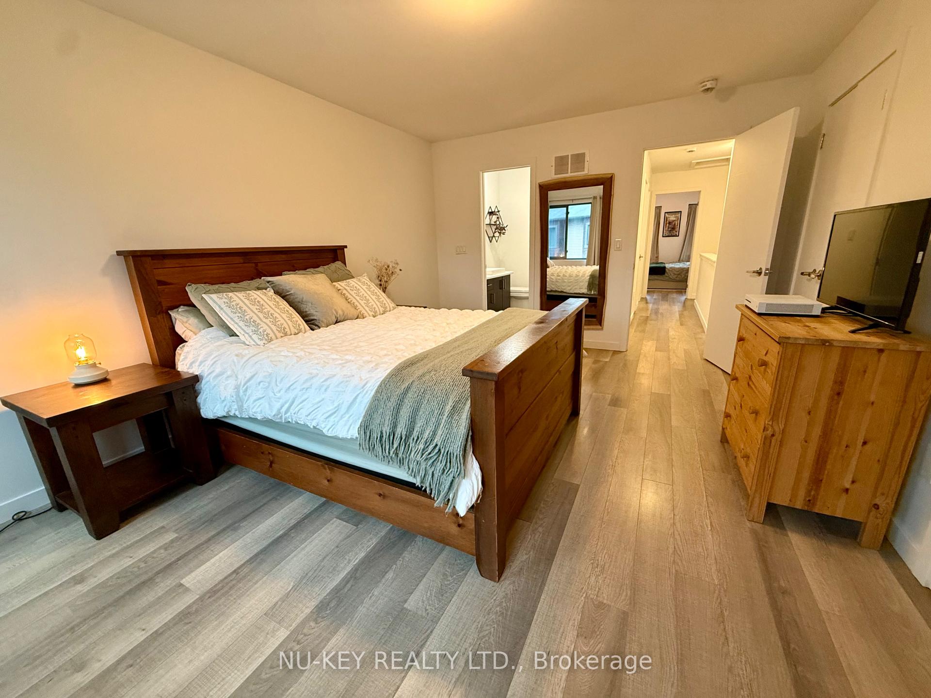 Photo 23 of Unit 81, 369 Essa Road, Barrie, Holly — HOMEH