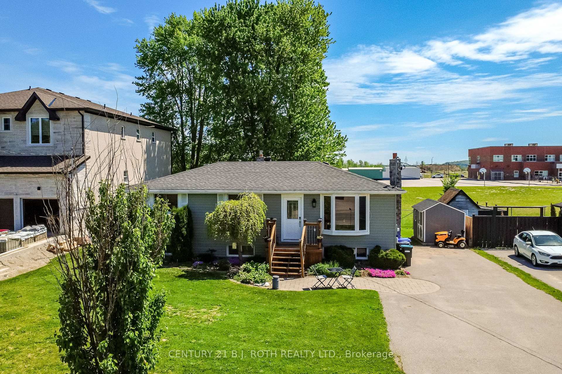Photo 3 of 671 Simcoe Road, Bradford West Gwillimbury, Bradford — HOMEH