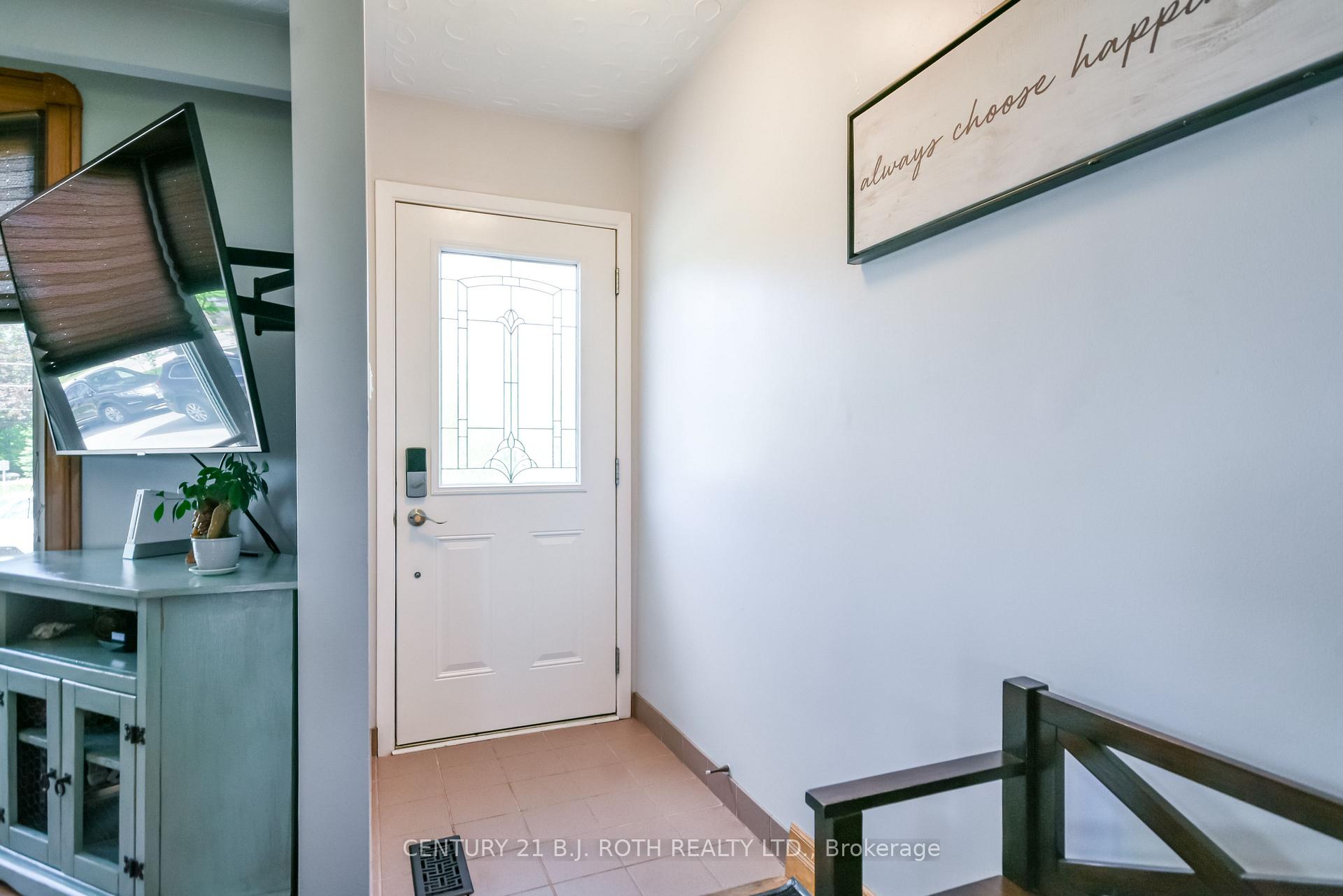 Photo 6 of 671 Simcoe Road, Bradford West Gwillimbury, Bradford — HOMEH