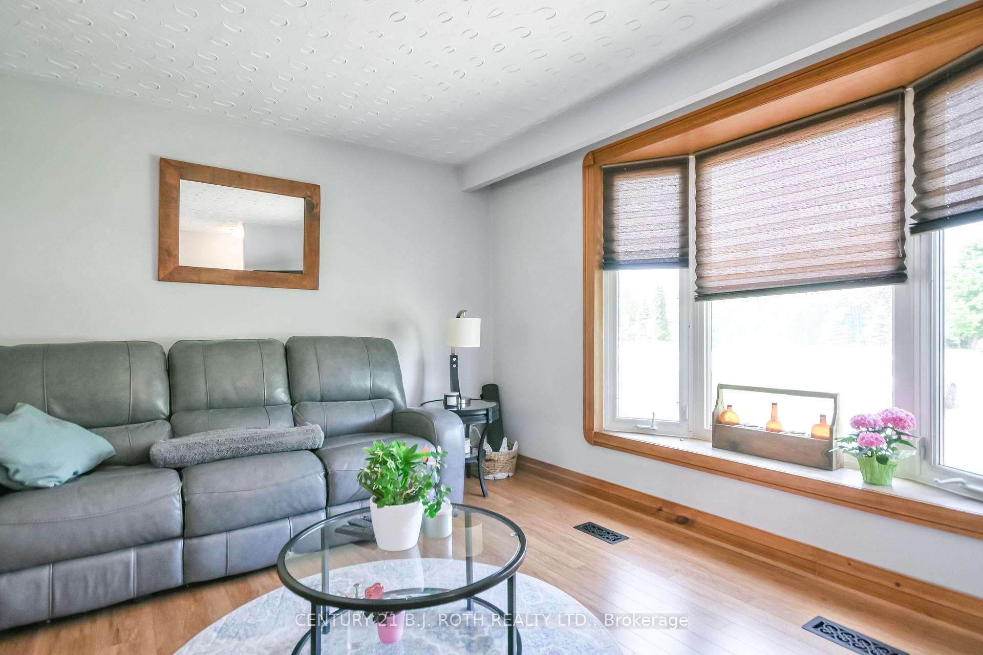 Photo 9 of 671 Simcoe Road, Bradford West Gwillimbury, Bradford — HOMEH