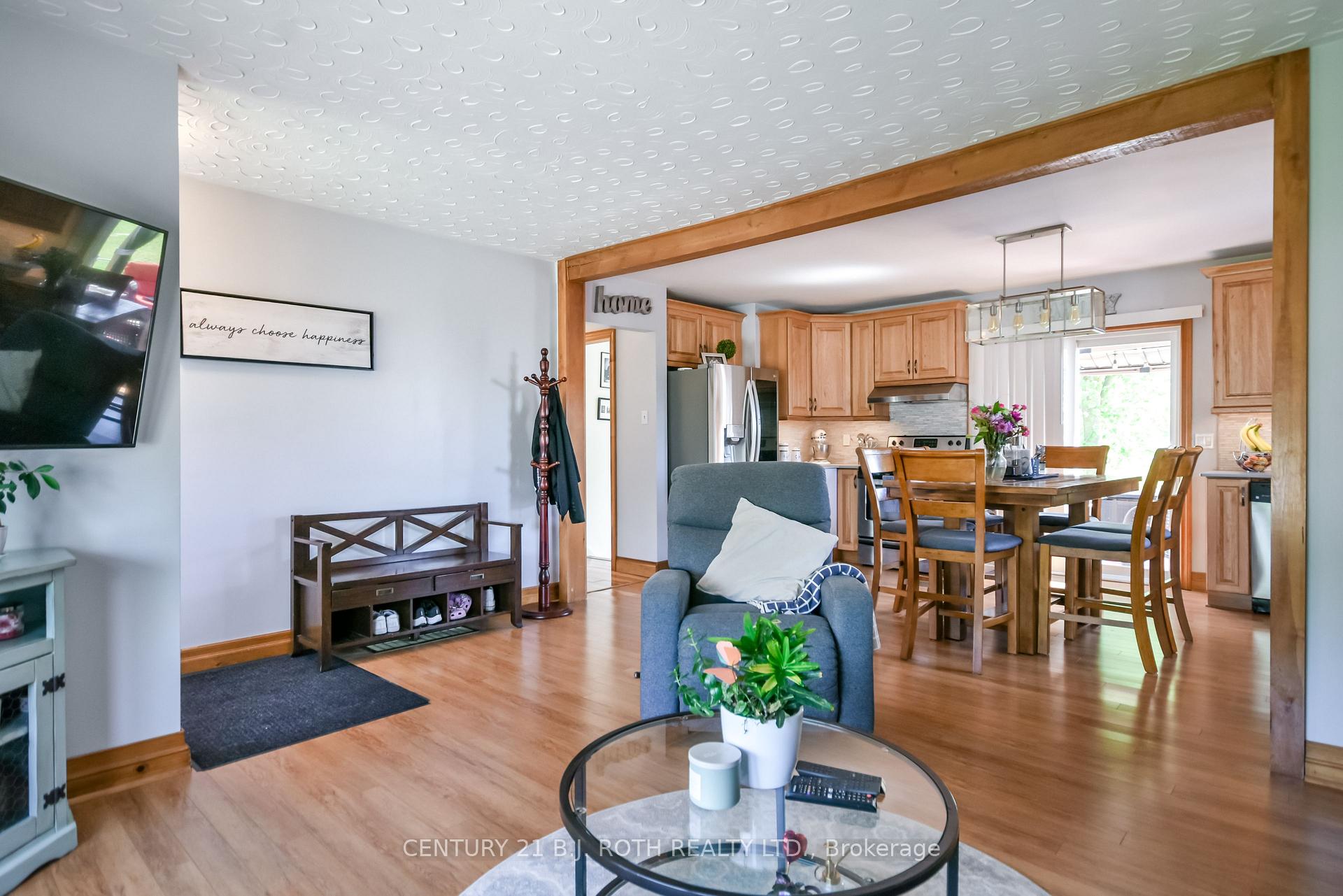 Photo 10 of 671 Simcoe Road, Bradford West Gwillimbury, Bradford — HOMEH