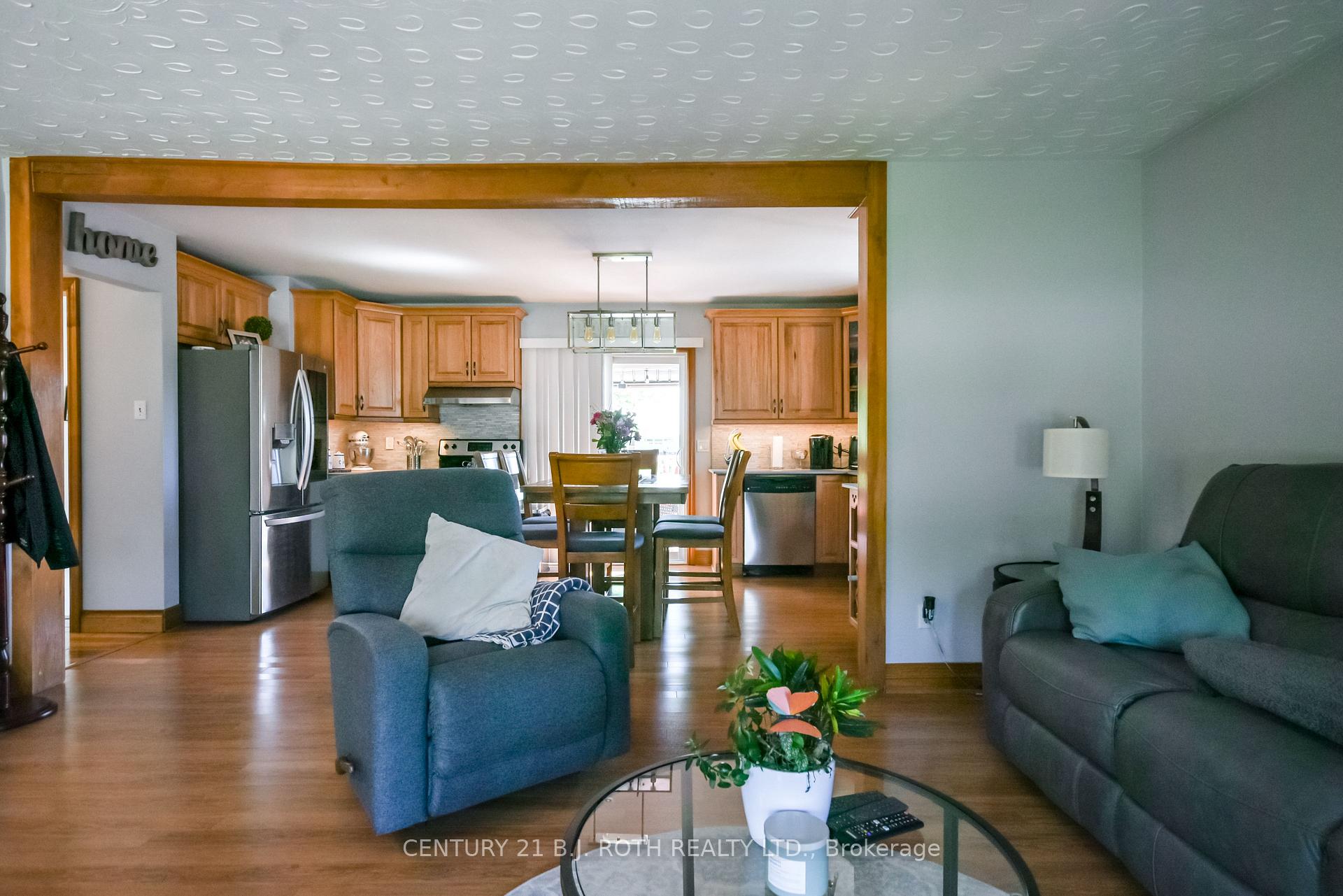Photo 11 of 671 Simcoe Road, Bradford West Gwillimbury, Bradford — HOMEH