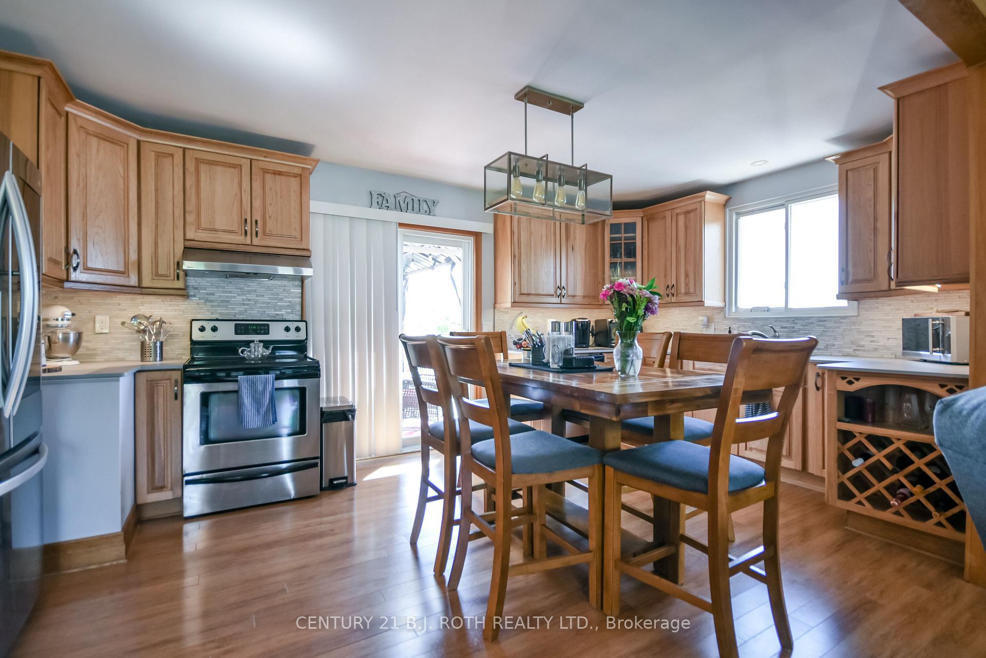 Photo 12 of 671 Simcoe Road, Bradford West Gwillimbury, Bradford — HOMEH