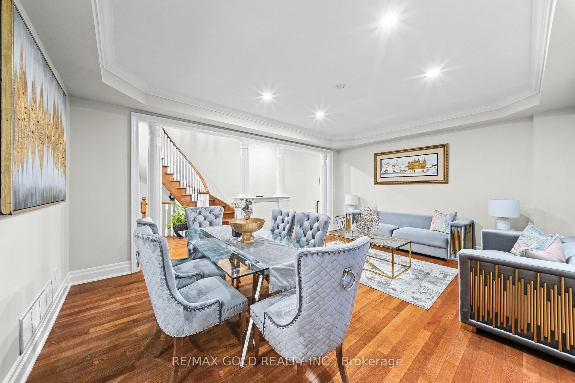 Photo 5 of 16 Regis Circle, Brampton, Vales of Castlemore North — HOMEH