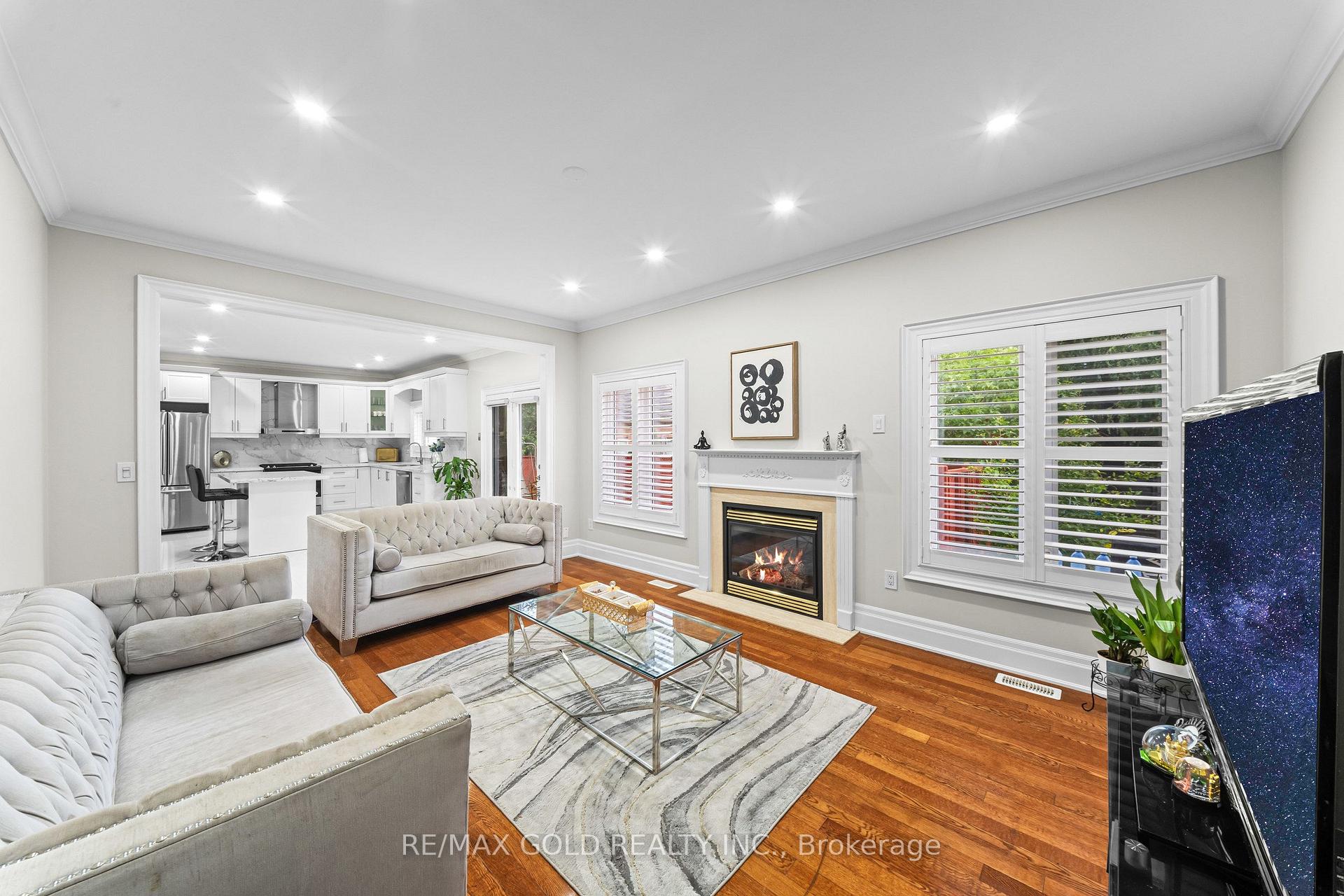 Photo 12 of 16 Regis Circle, Brampton, Vales of Castlemore North — HOMEH