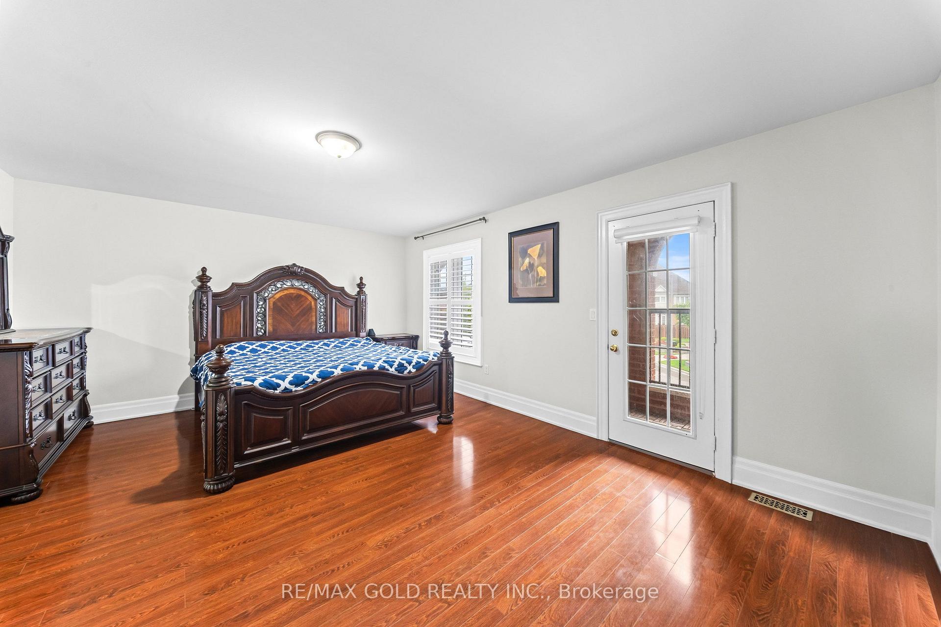 Photo 16 of 16 Regis Circle, Brampton, Vales of Castlemore North — HOMEH