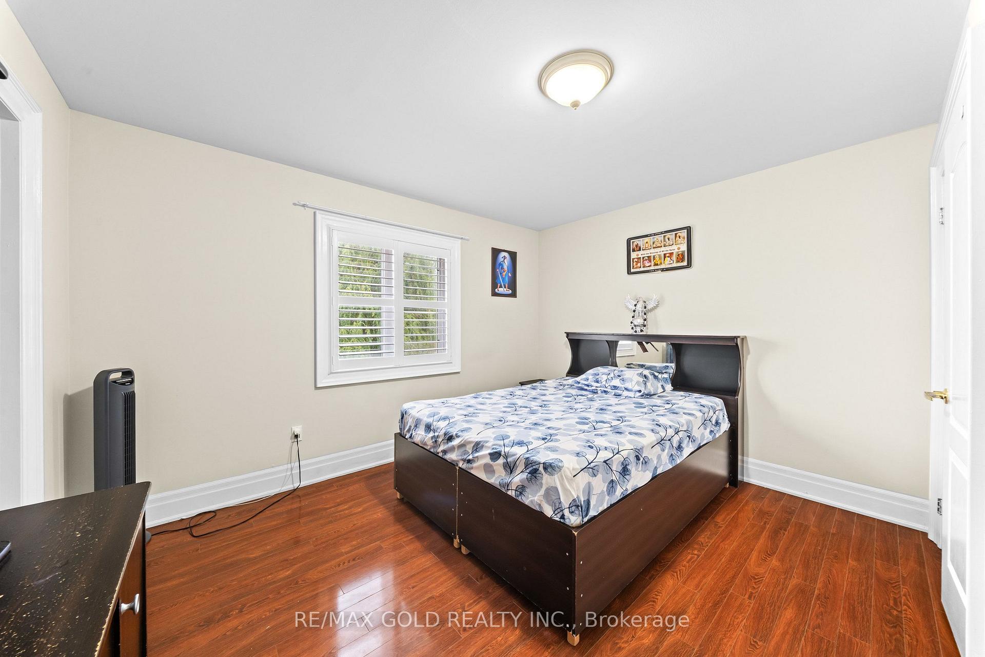 Photo 18 of 16 Regis Circle, Brampton, Vales of Castlemore North — HOMEH