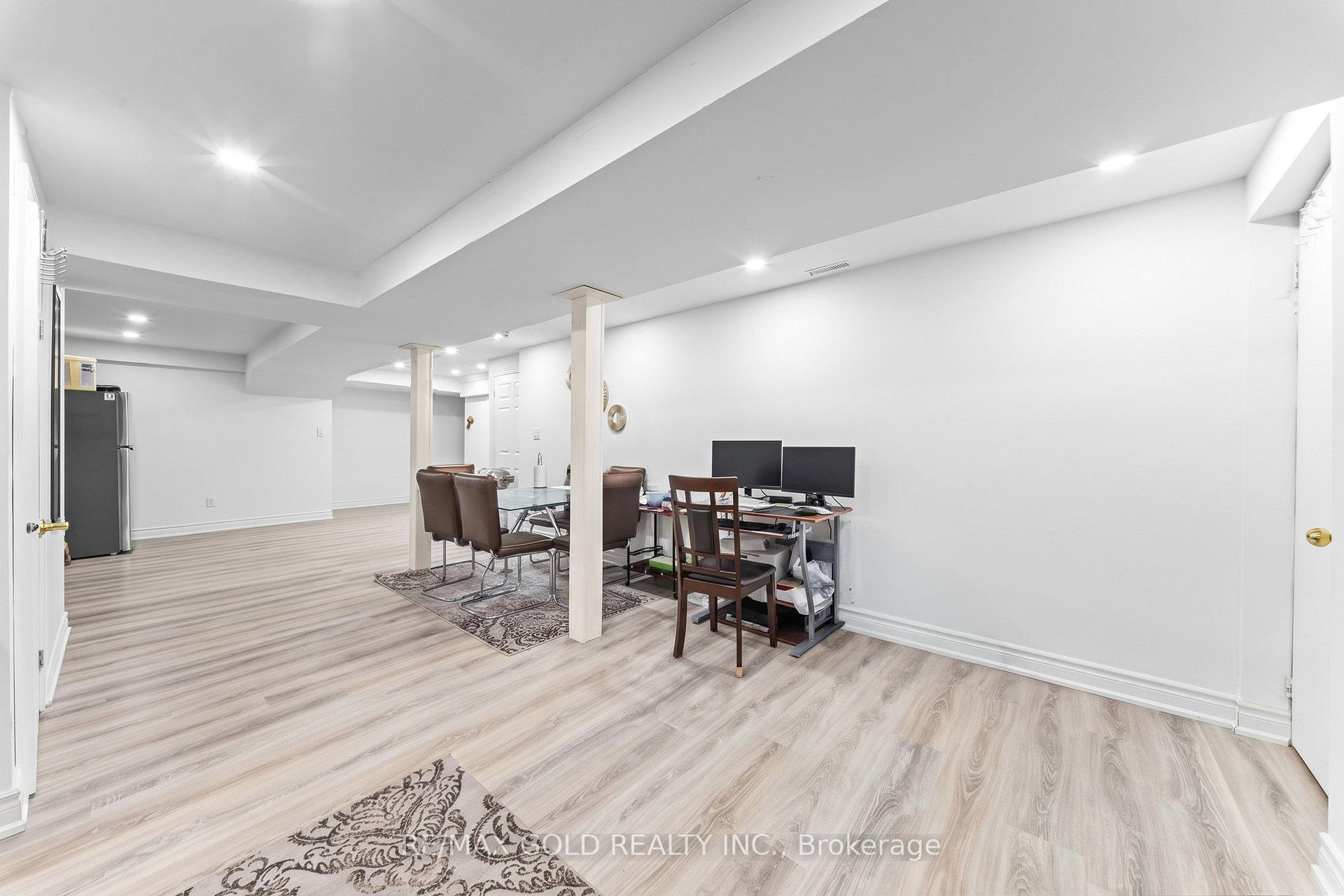 Photo 28 of 16 Regis Circle, Brampton, Vales of Castlemore North — HOMEH