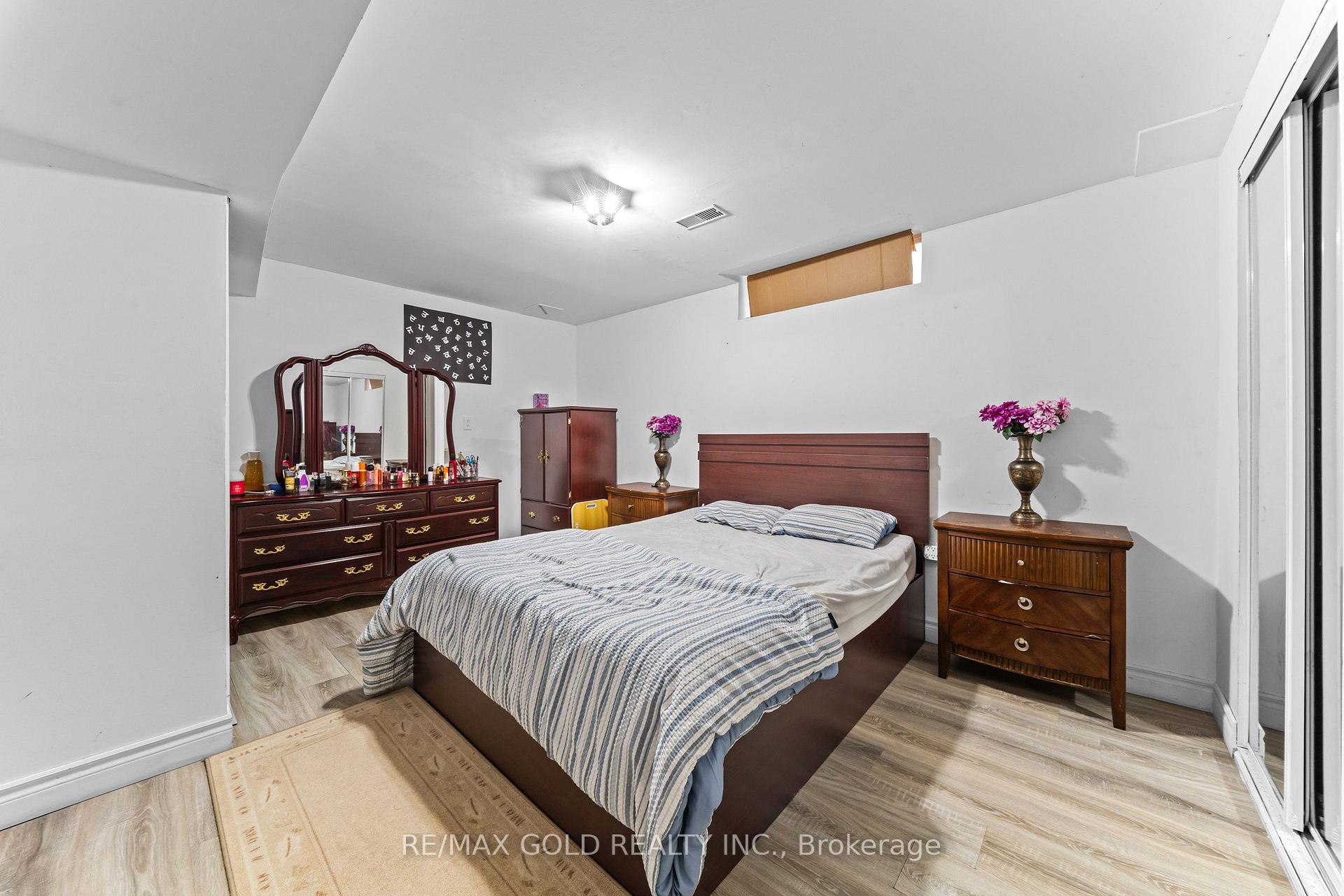 Photo 31 of 16 Regis Circle, Brampton, Vales of Castlemore North — HOMEH