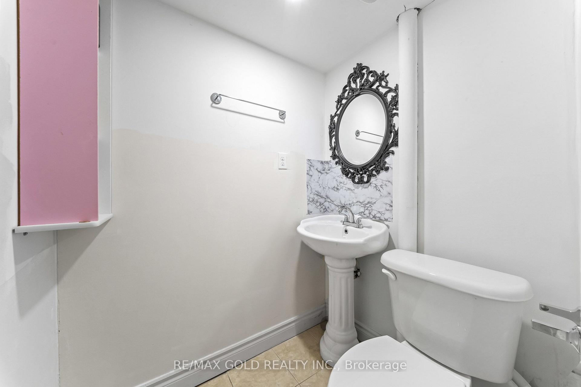 Photo 32 of 16 Regis Circle, Brampton, Vales of Castlemore North — HOMEH
