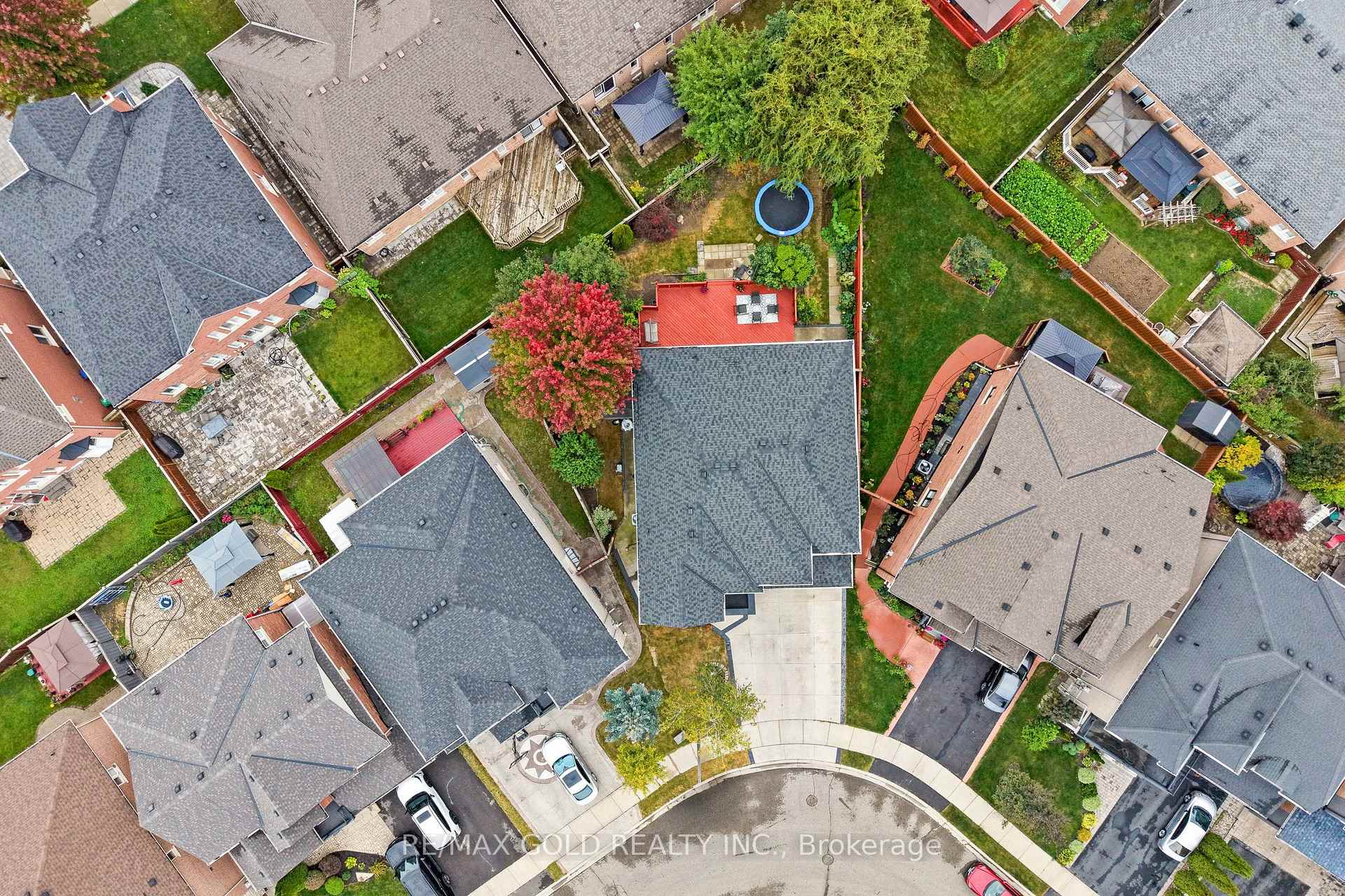 Photo 37 of 16 Regis Circle, Brampton, Vales of Castlemore North — HOMEH