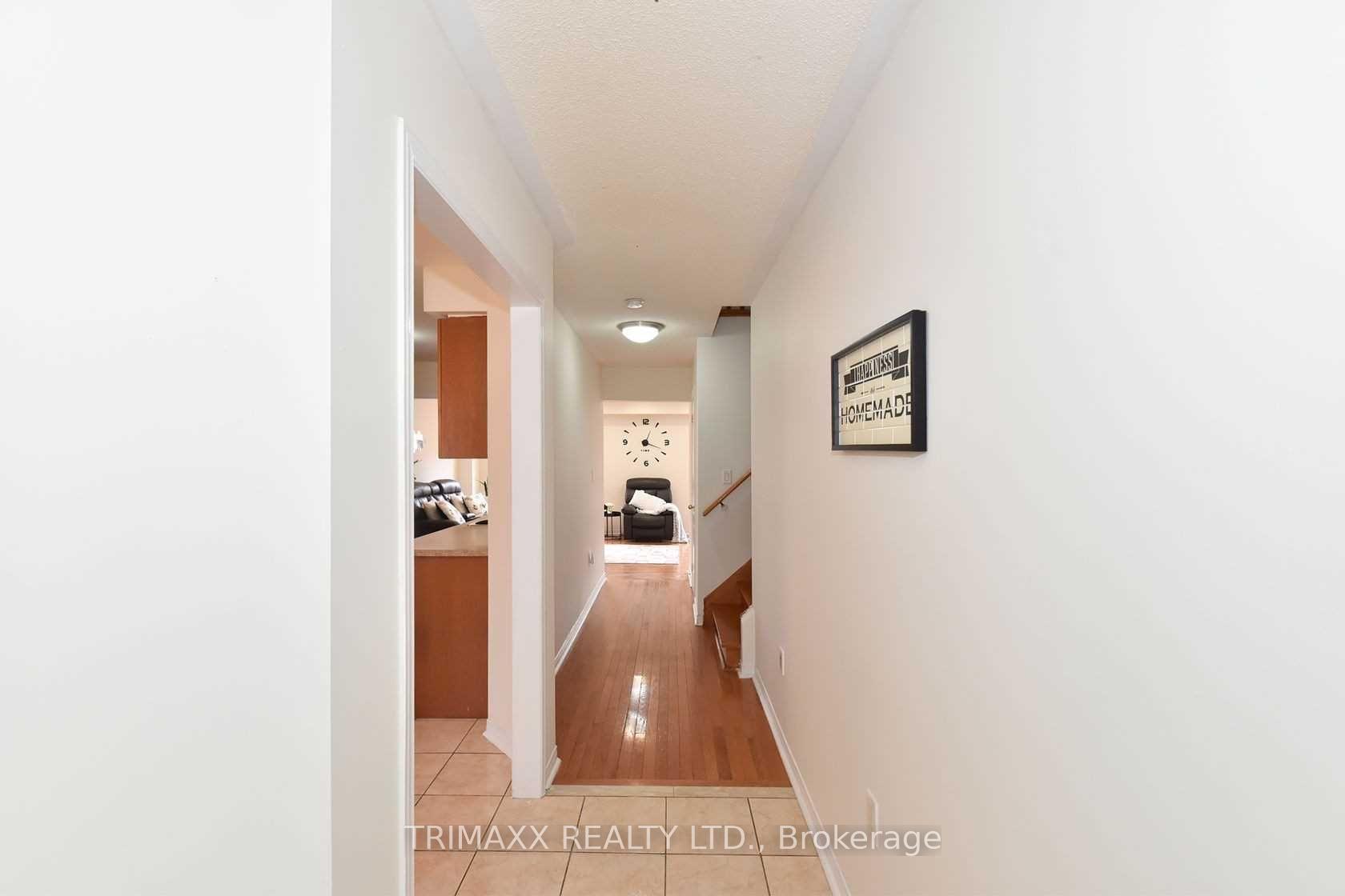 Photo 3 of 22 Quailvalley Drive, Brampton, Sandringham-Wellington — HOMEH