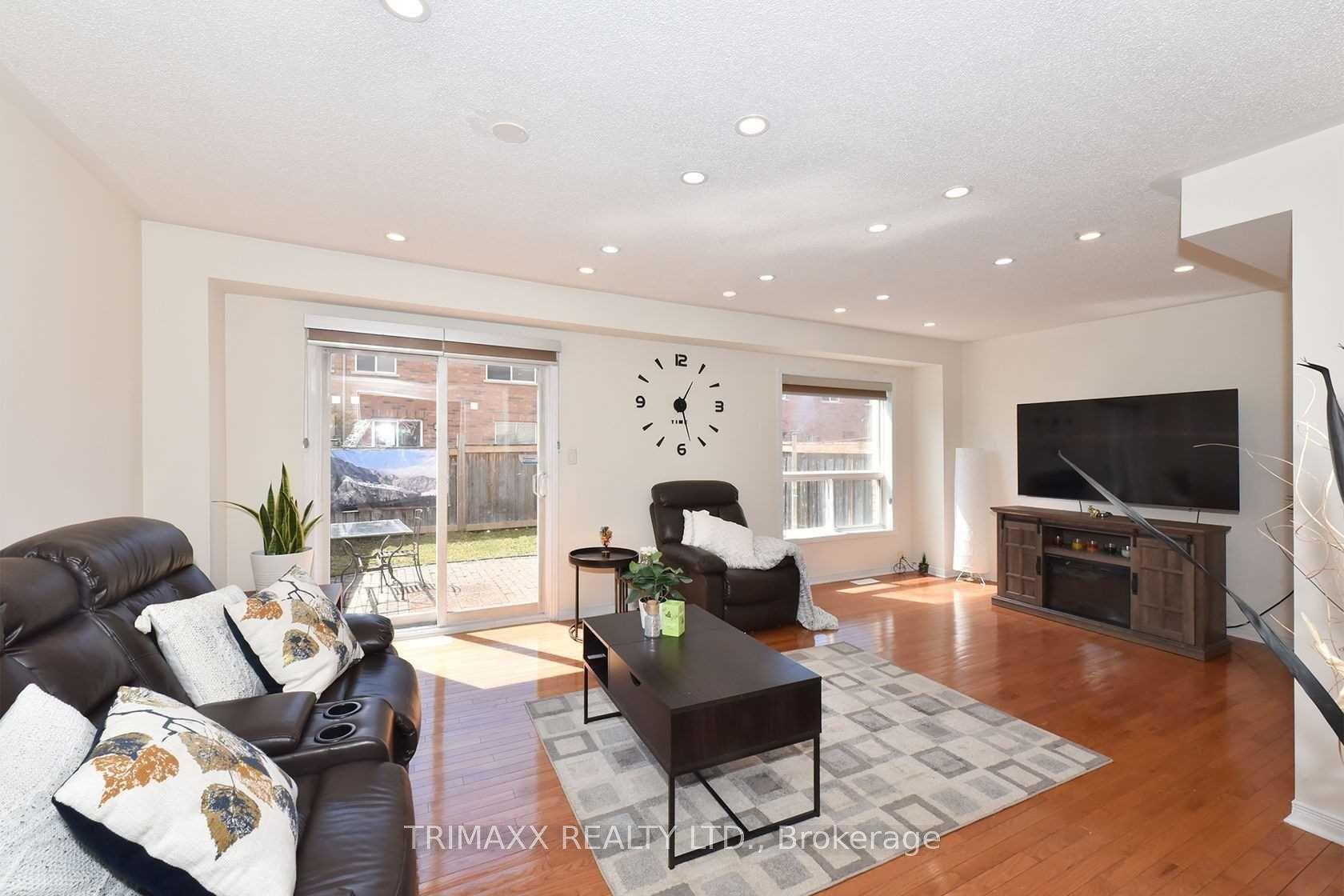 Photo 8 of 22 Quailvalley Drive, Brampton, Sandringham-Wellington — HOMEH