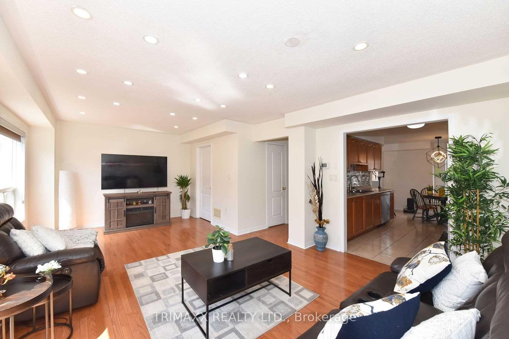 Photo 9 of 22 Quailvalley Drive, Brampton, Sandringham-Wellington — HOMEH