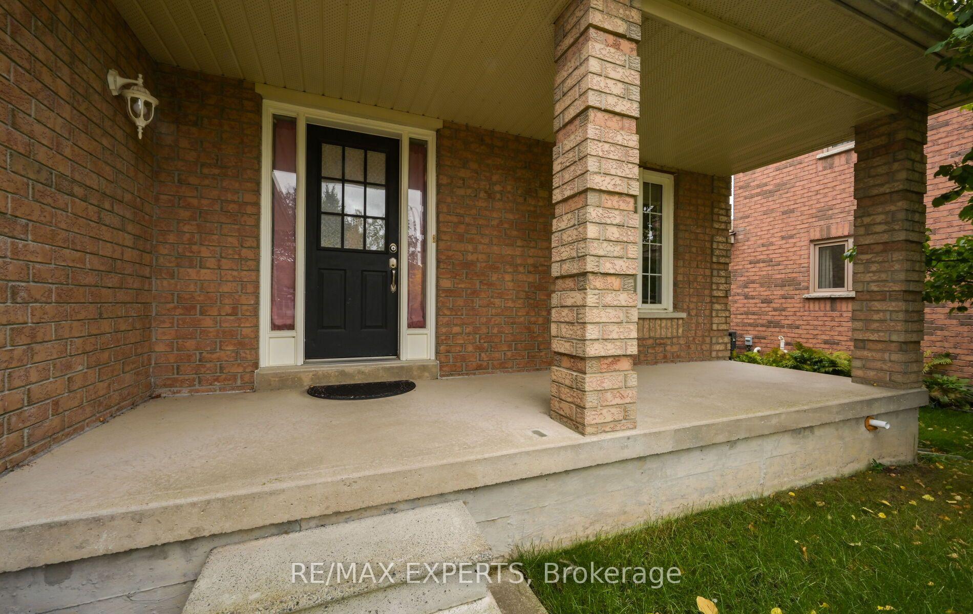 Photo 4 of 60 Darling Crescent, New Tecumseth, Alliston — HOMEH