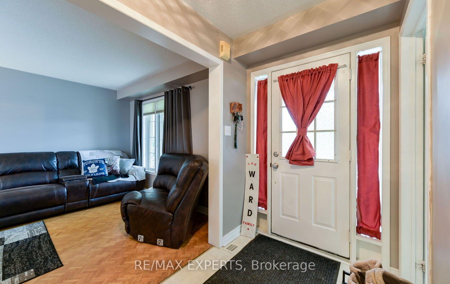 Photo 6 of 60 Darling Crescent, New Tecumseth, Alliston — HOMEH