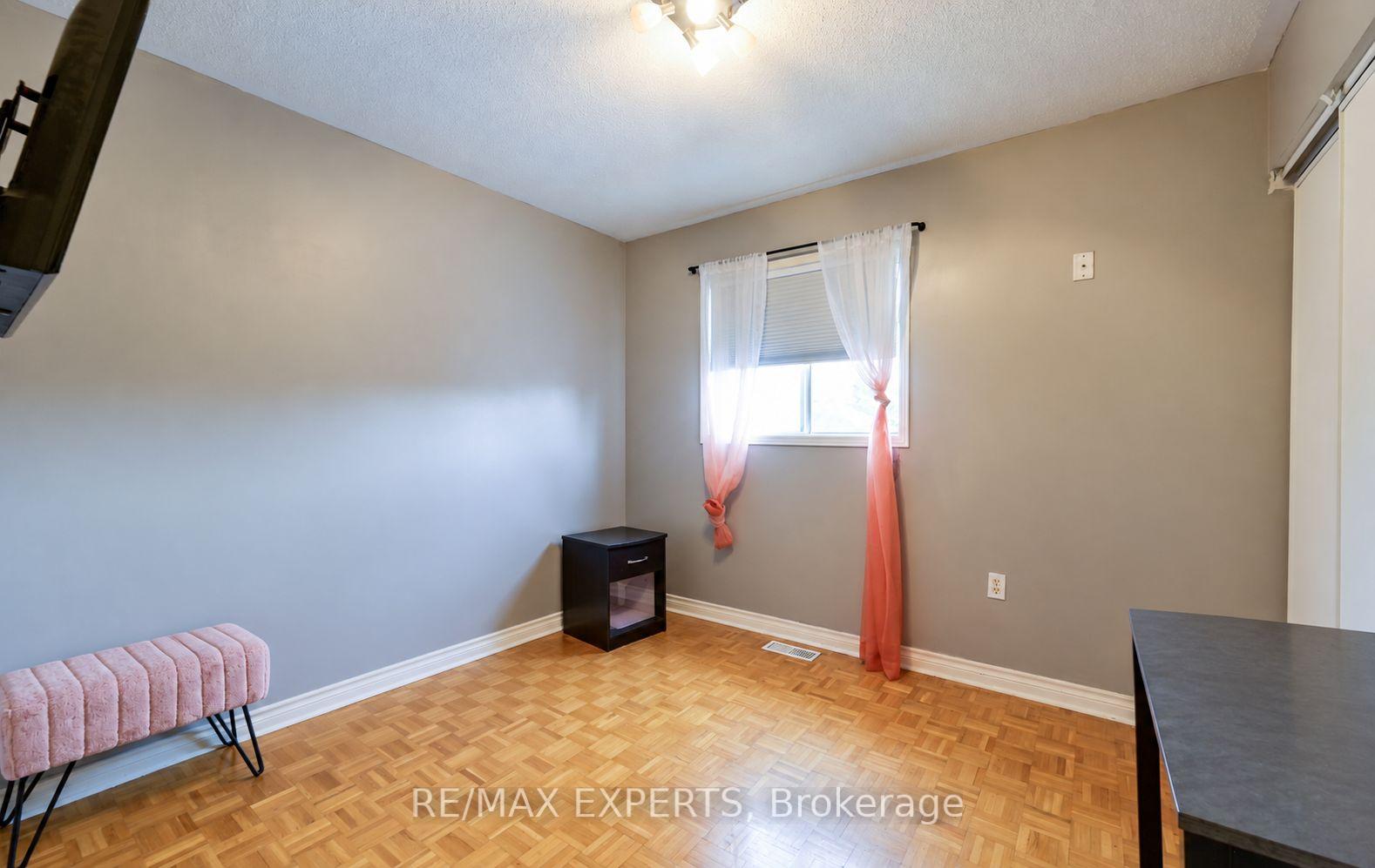 Photo 24 of 60 Darling Crescent, New Tecumseth, Alliston — HOMEH