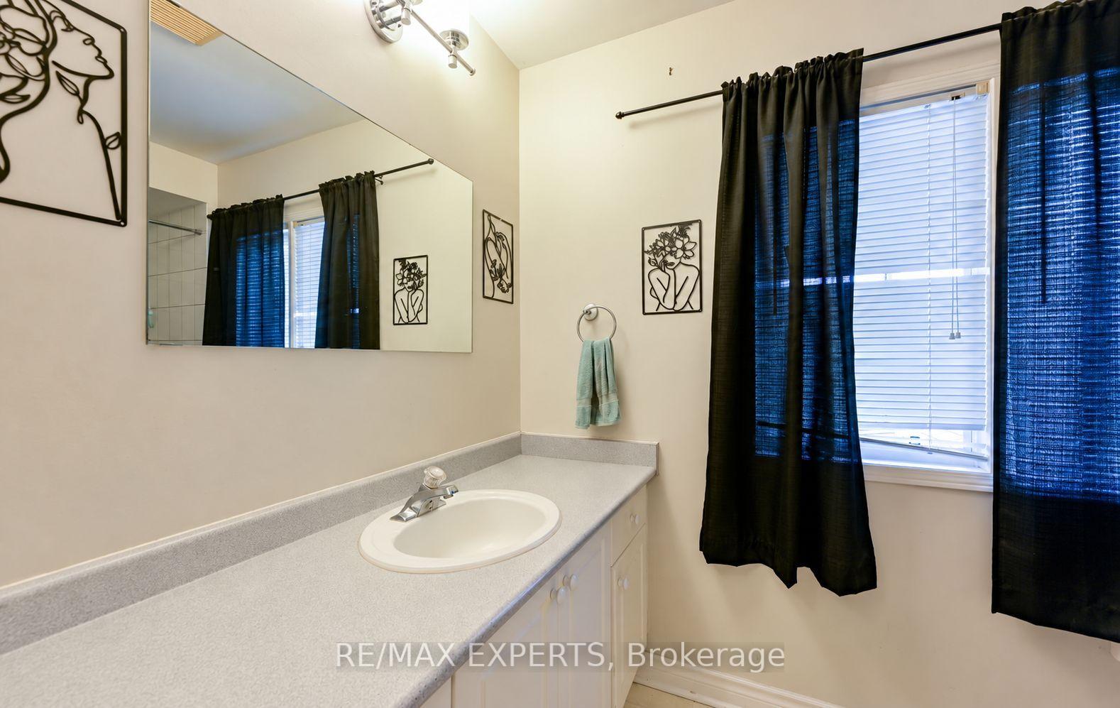 Photo 35 of 60 Darling Crescent, New Tecumseth, Alliston — HOMEH