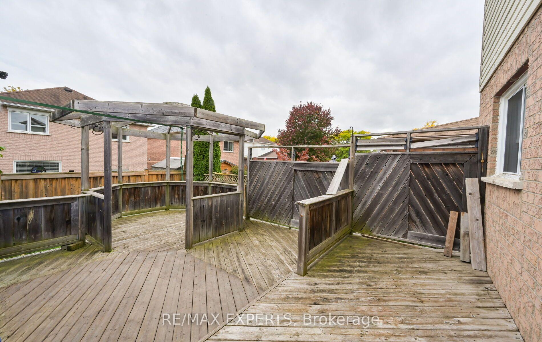 Photo 38 of 60 Darling Crescent, New Tecumseth, Alliston — HOMEH