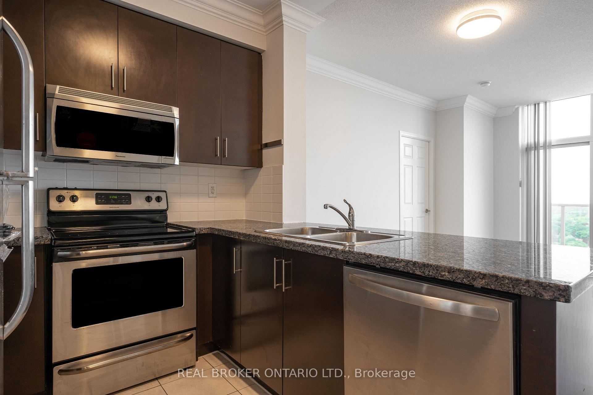 Photo 8 of Unit PH2, 3 Michael Power Place, Etobicoke, Islington-City Centre West — HOMEH