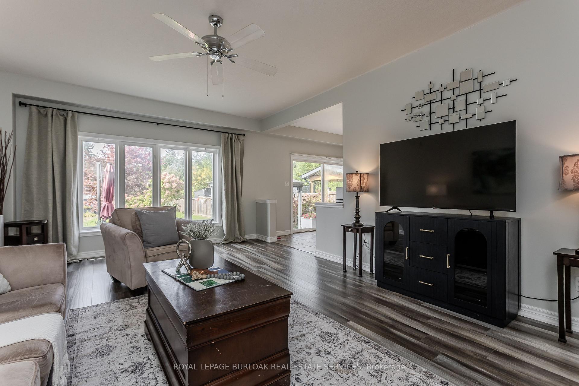 Photo 5 of 32 Great Oak Trail, Hamilton, Binbrook — HOMEH