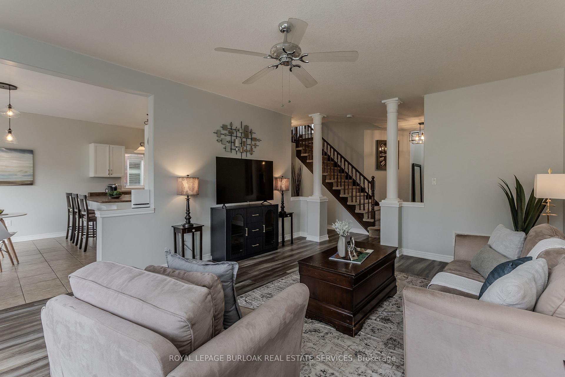 Photo 6 of 32 Great Oak Trail, Hamilton, Binbrook — HOMEH