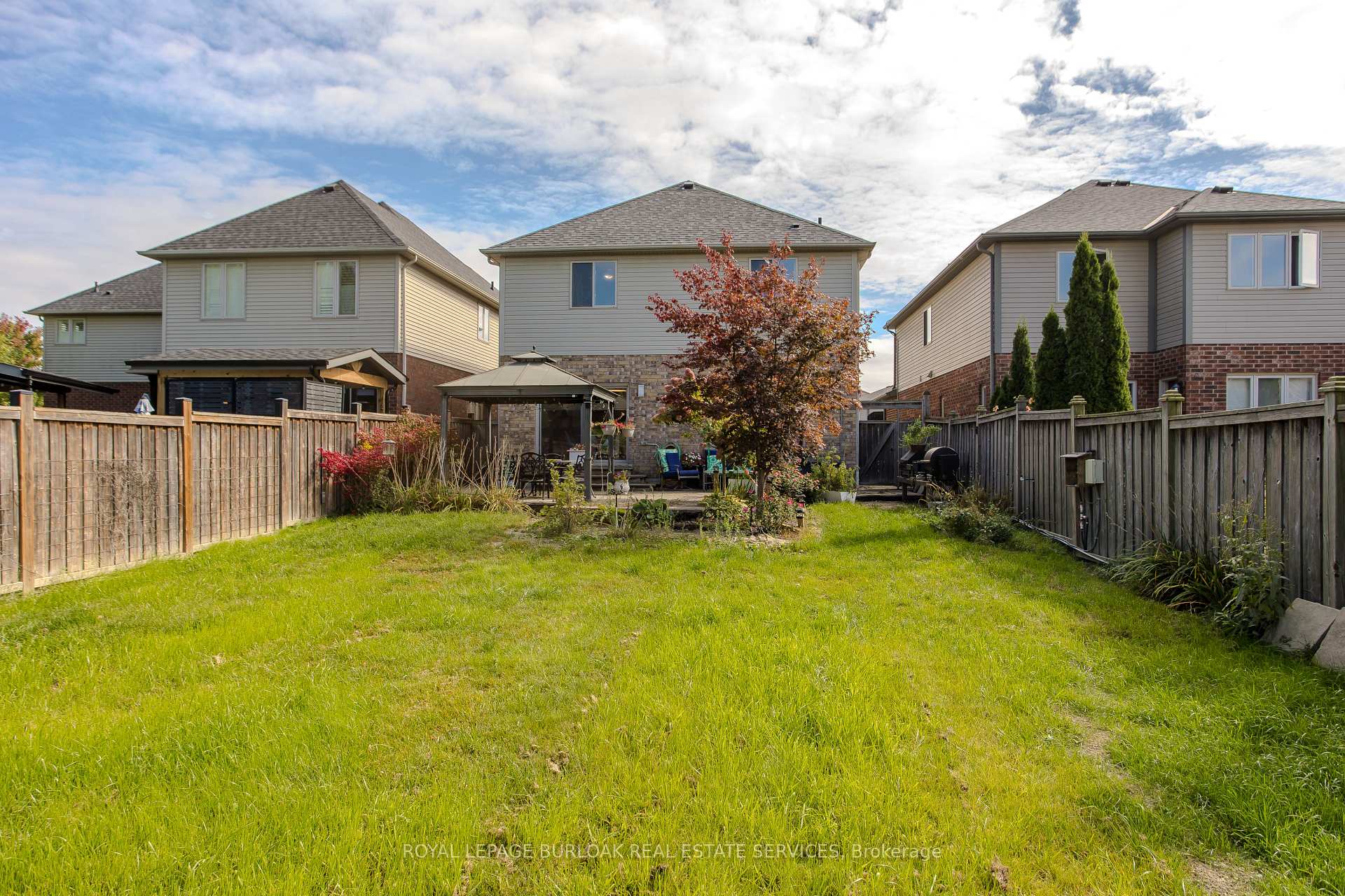 Photo 21 of 32 Great Oak Trail, Hamilton, Binbrook — HOMEH