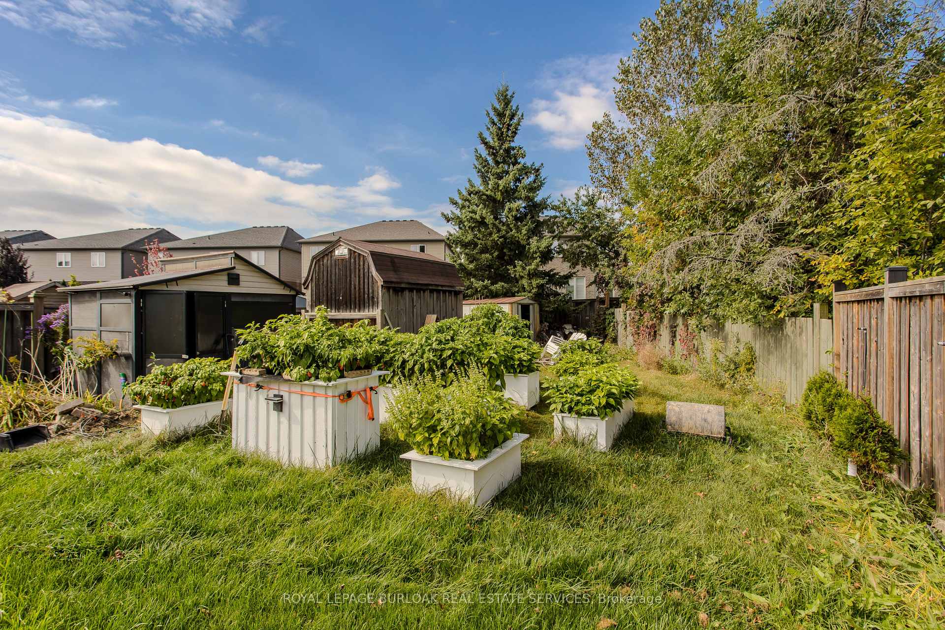 Photo 23 of 32 Great Oak Trail, Hamilton, Binbrook — HOMEH