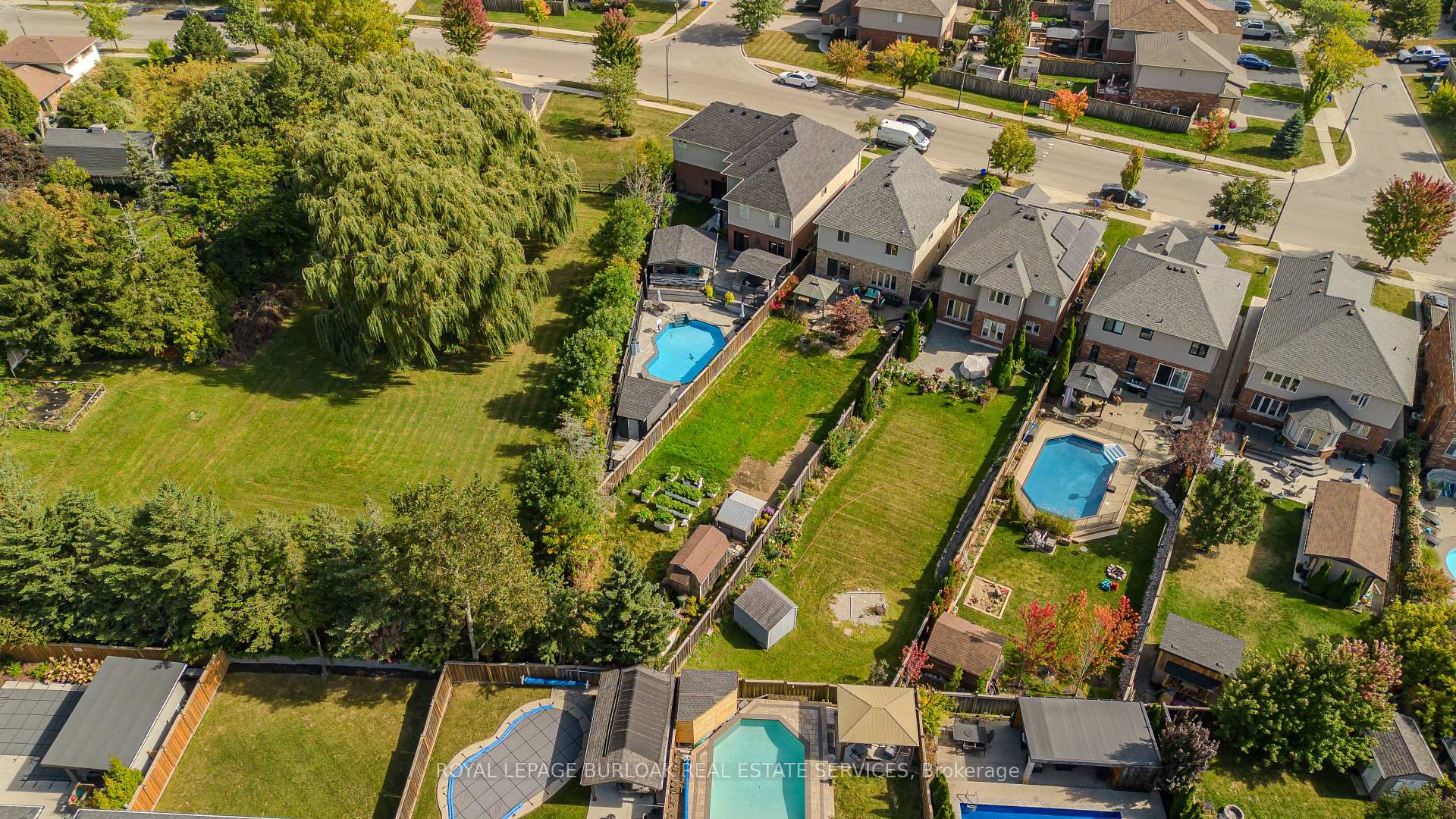 Photo 29 of 32 Great Oak Trail, Hamilton, Binbrook — HOMEH