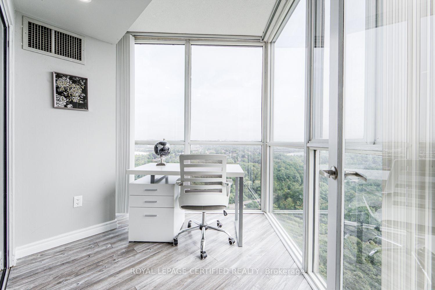Photo 9 of Unit 1911, 5 Concorde Place, North York, Banbury-Don Mills — HOMEH