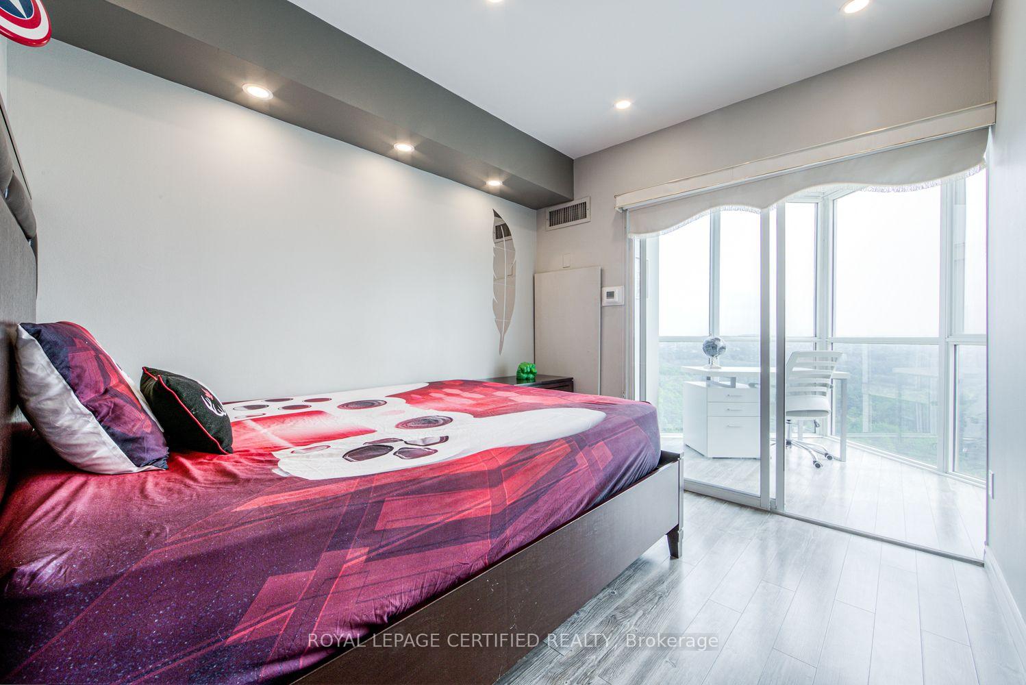 Photo 11 of Unit 1911, 5 Concorde Place, North York, Banbury-Don Mills — HOMEH
