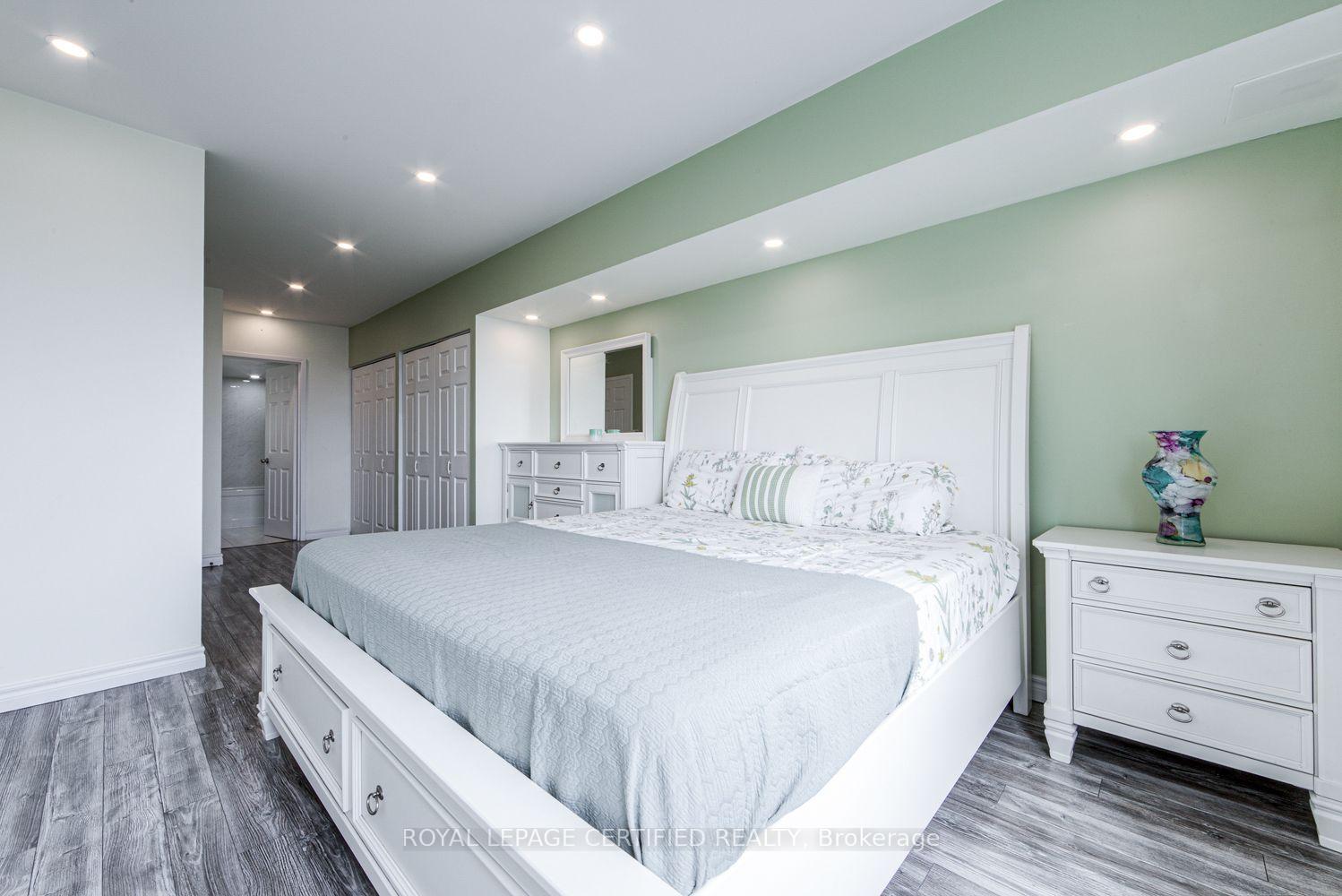 Photo 16 of Unit 1911, 5 Concorde Place, North York, Banbury-Don Mills — HOMEH