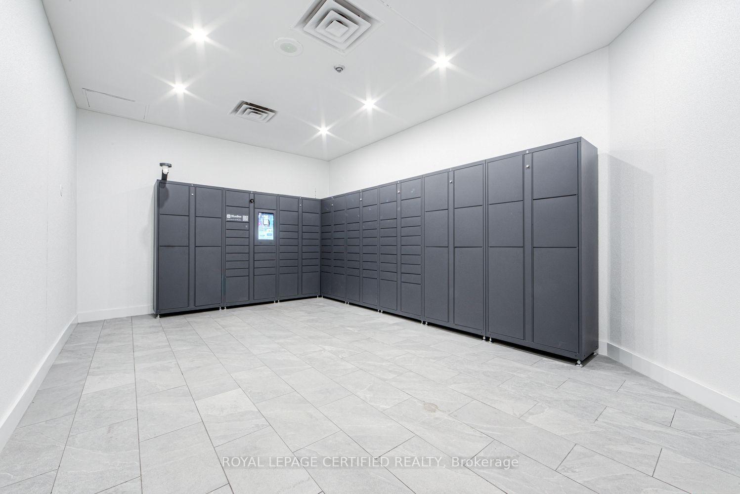Photo 31 of Unit 1911, 5 Concorde Place, North York, Banbury-Don Mills — HOMEH