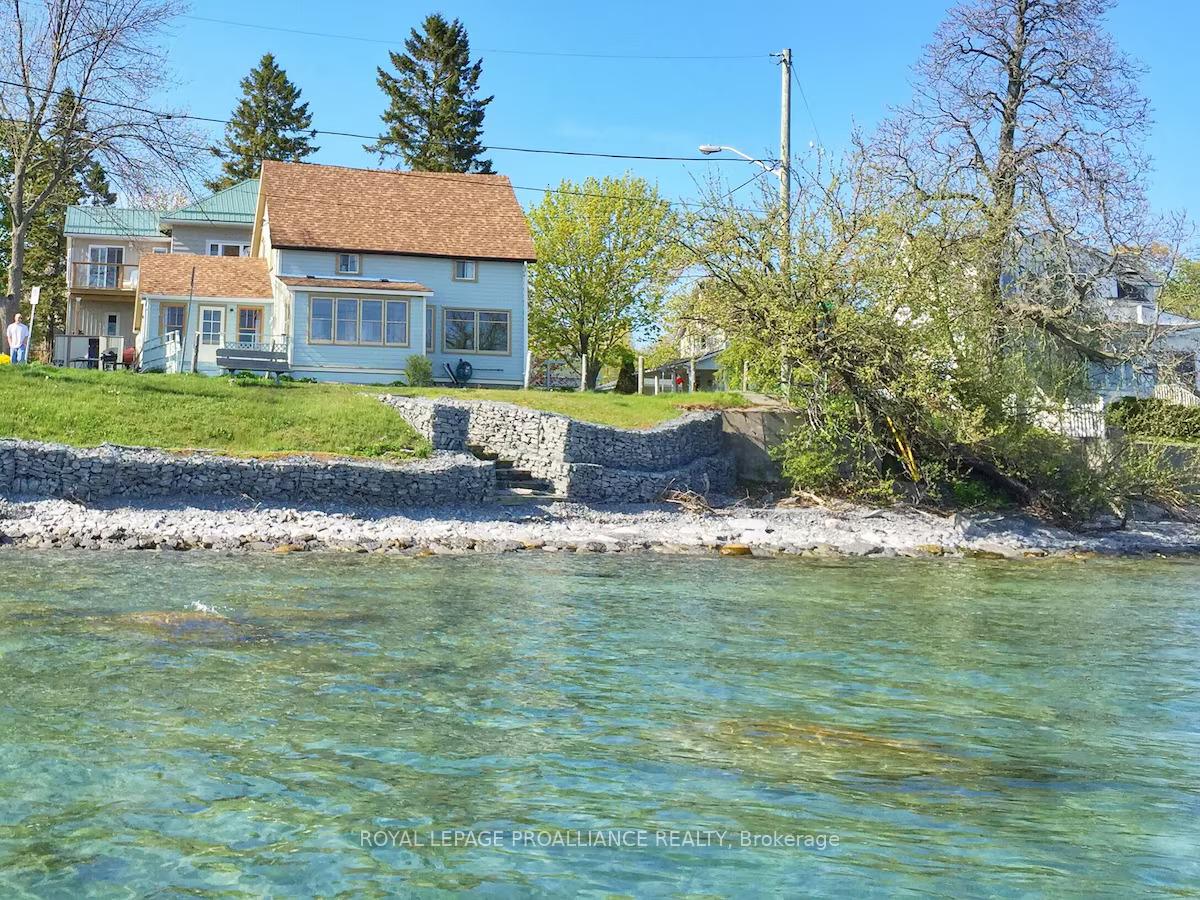 Photo 4 of 20 West Street, Prince Edward County, Wellington — HOMEH