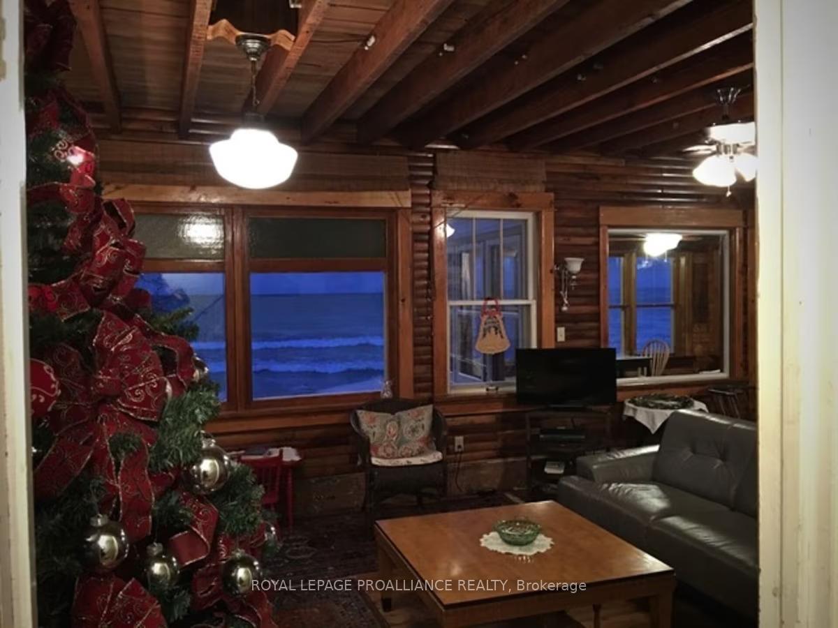 Photo 15 of 20 West Street, Prince Edward County, Wellington — HOMEH