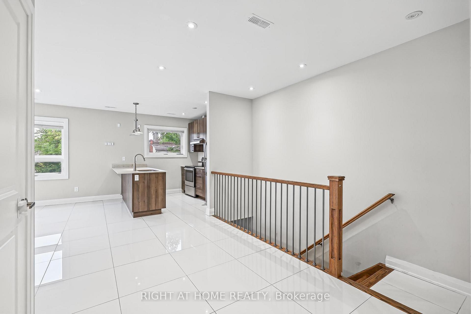 Photo 5 of Unit 4, 31 Alma Avenue, Toronto, Little Portugal — HOMEH