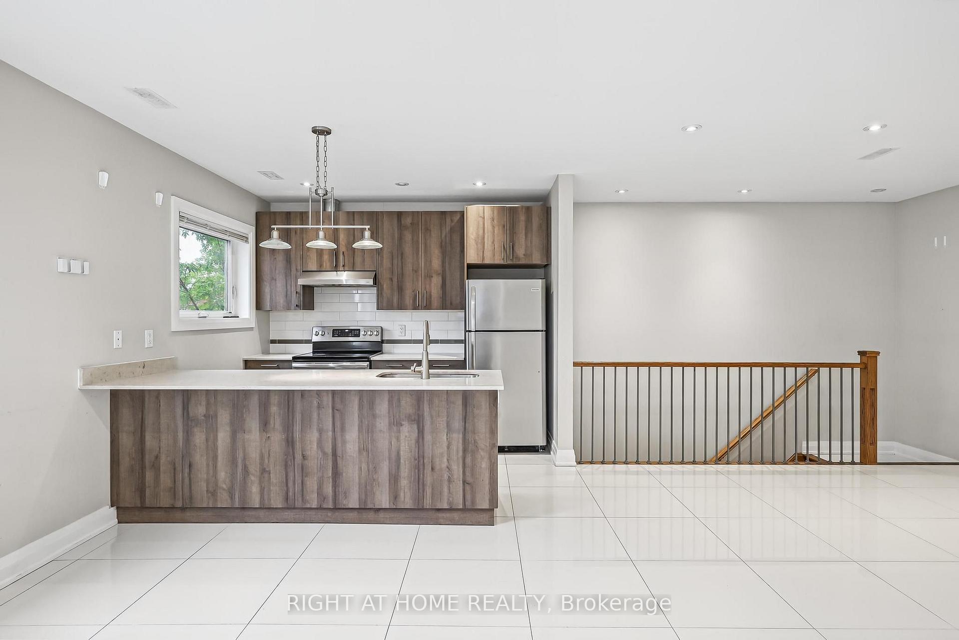 Photo 6 of Unit 4, 31 Alma Avenue, Toronto, Little Portugal — HOMEH