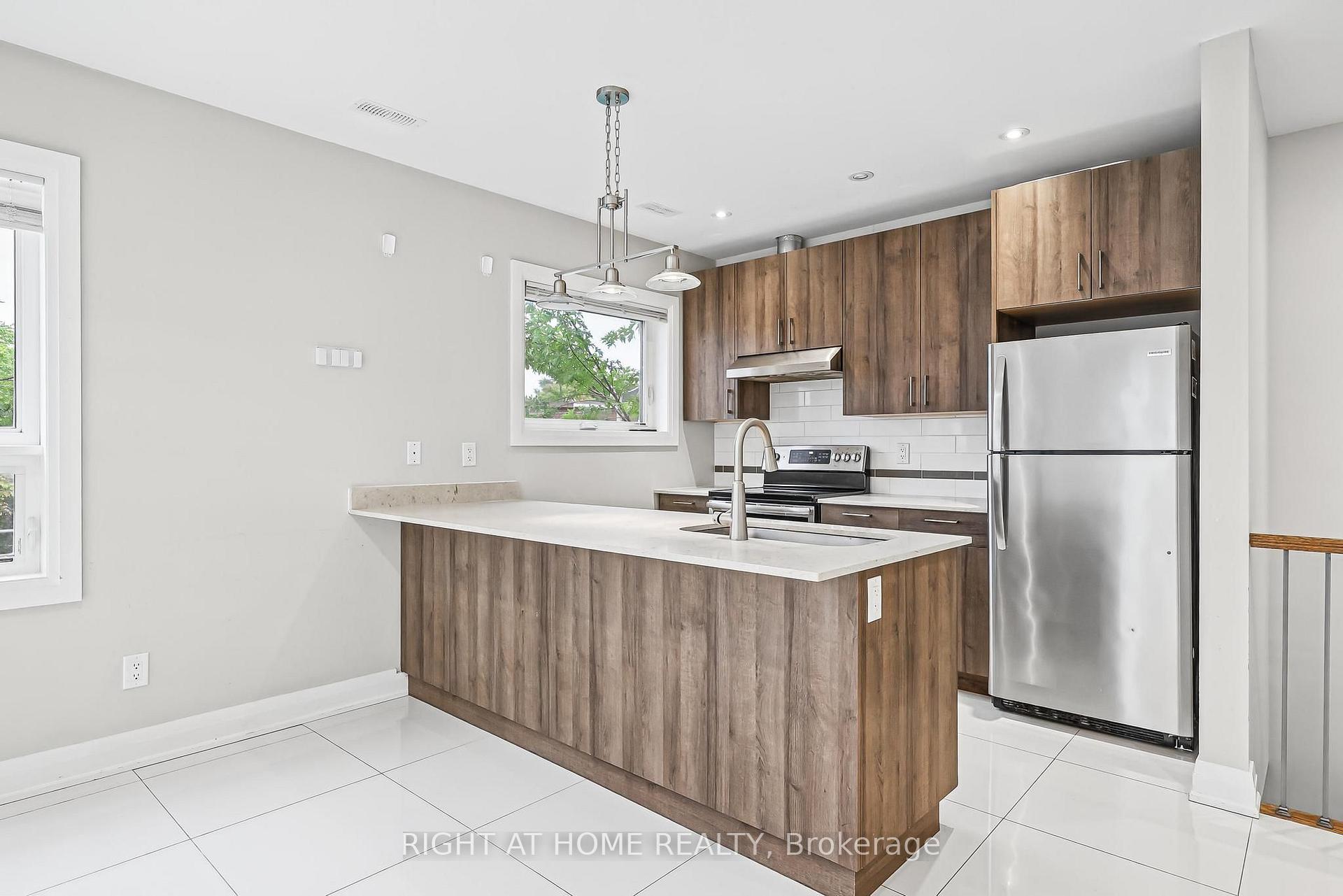 Photo 8 of Unit 4, 31 Alma Avenue, Toronto, Little Portugal — HOMEH
