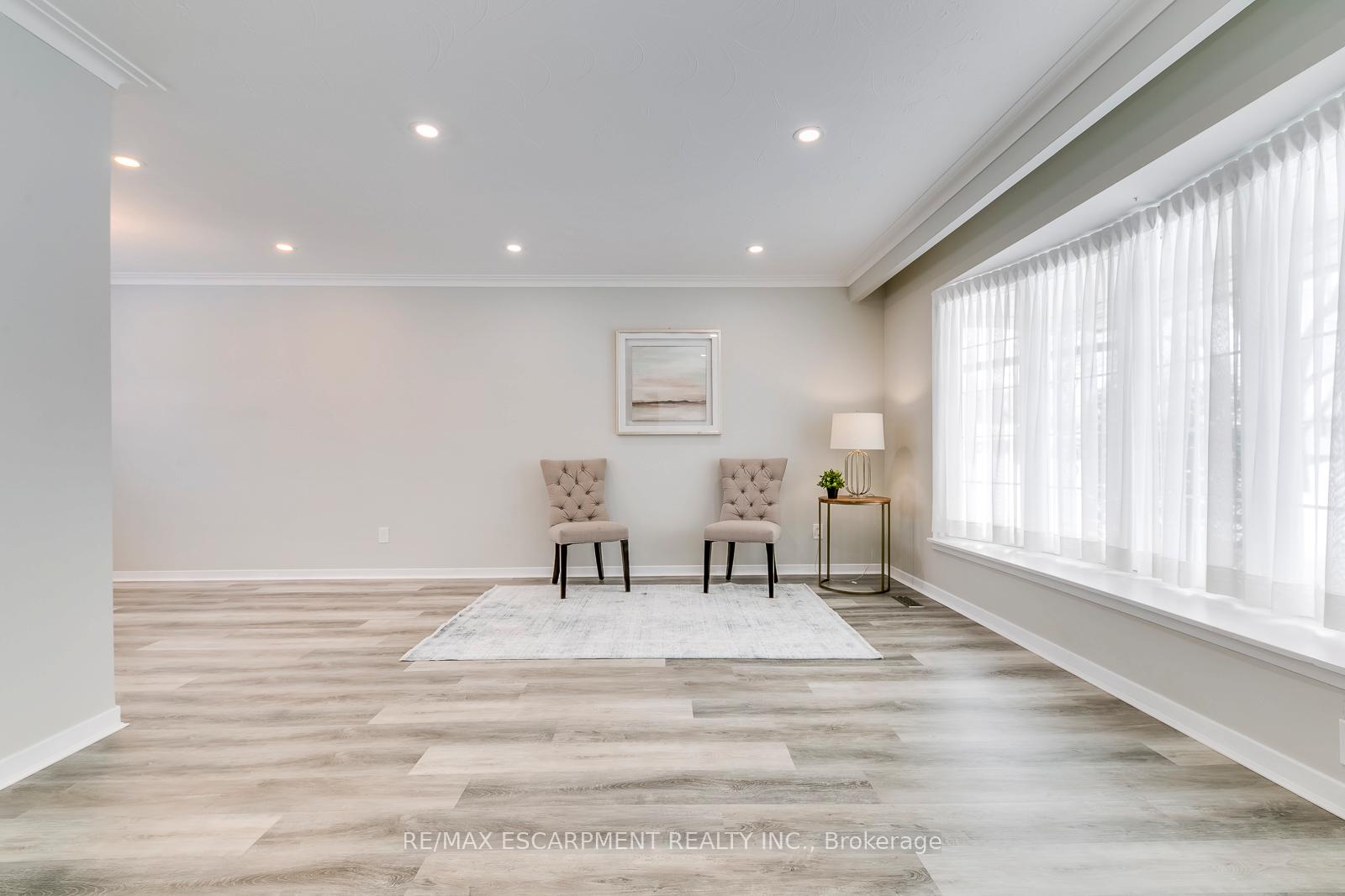 Photo 5 of 5440 Windermere Drive, Burlington, Appleby — HOMEH