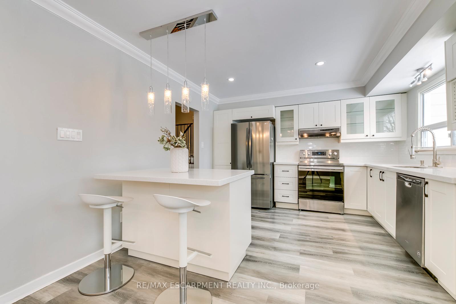 Photo 12 of 5440 Windermere Drive, Burlington, Appleby — HOMEH