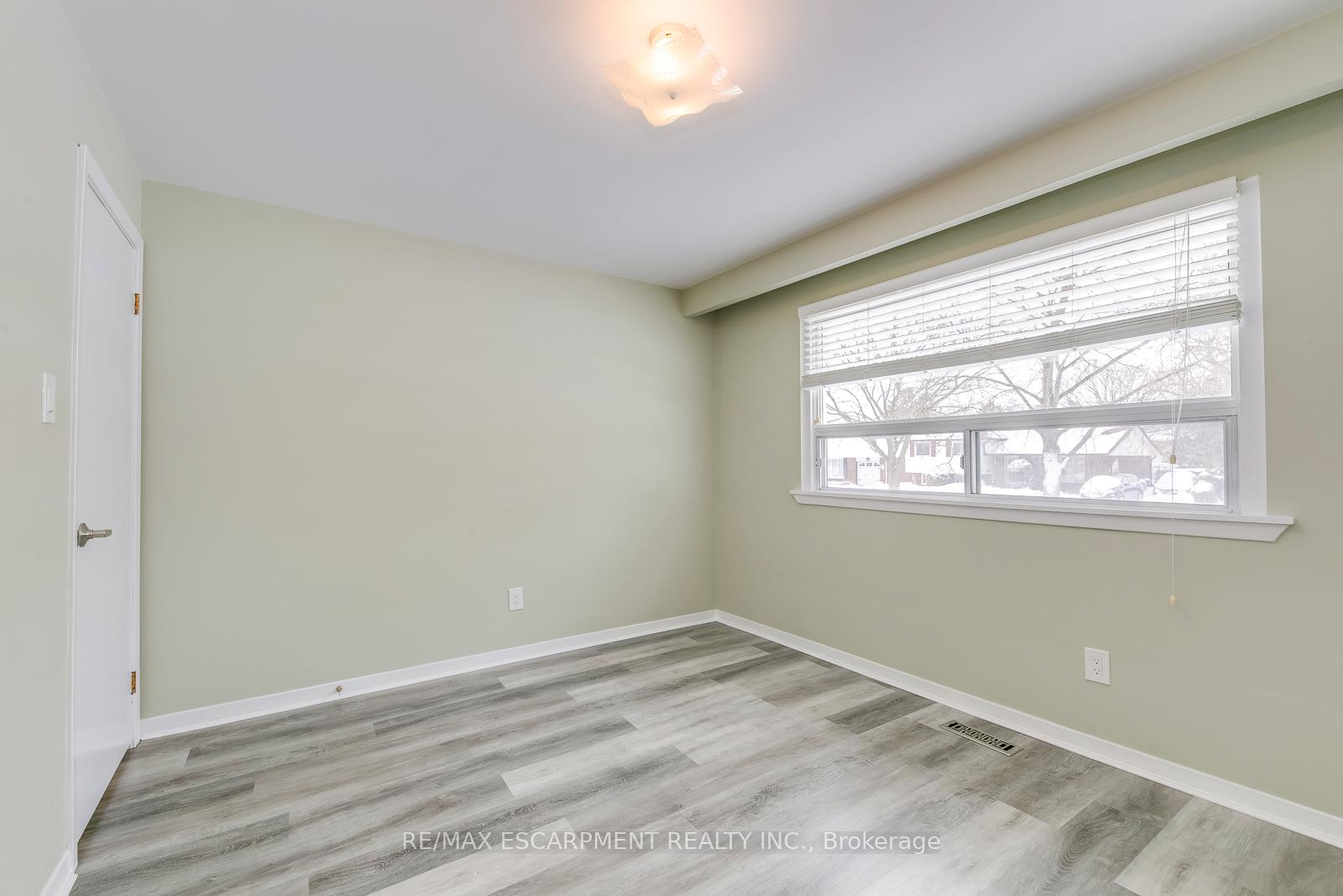 Photo 22 of 5440 Windermere Drive, Burlington, Appleby — HOMEH