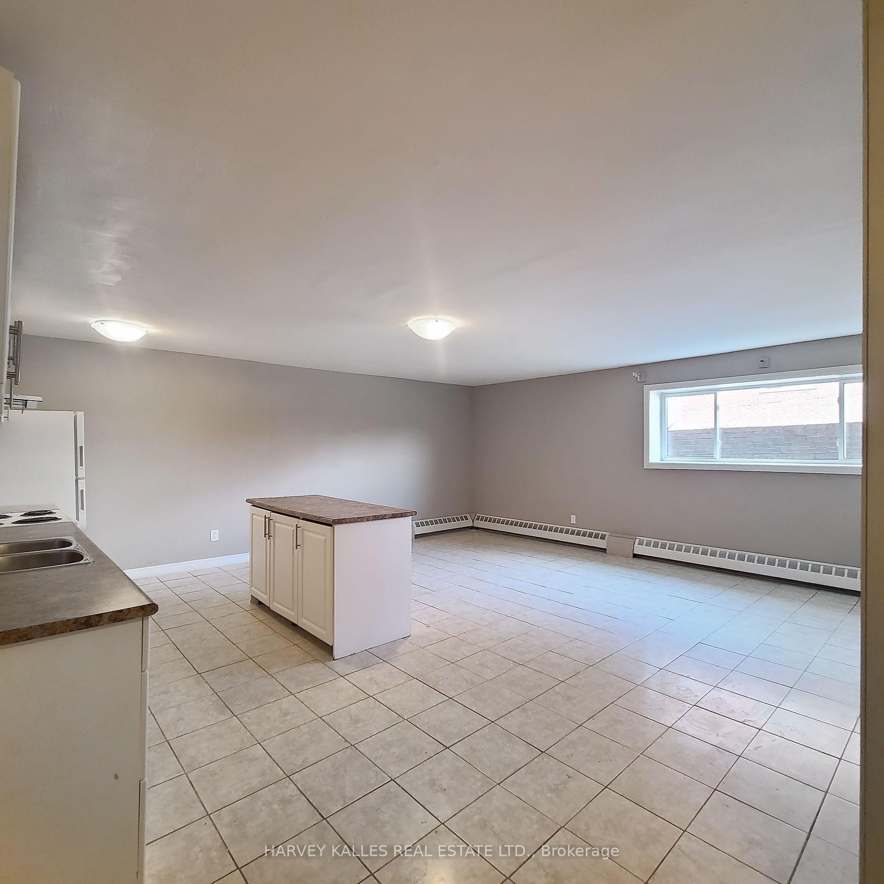 Front of Unit 109, 80 Blackfriar Avenue